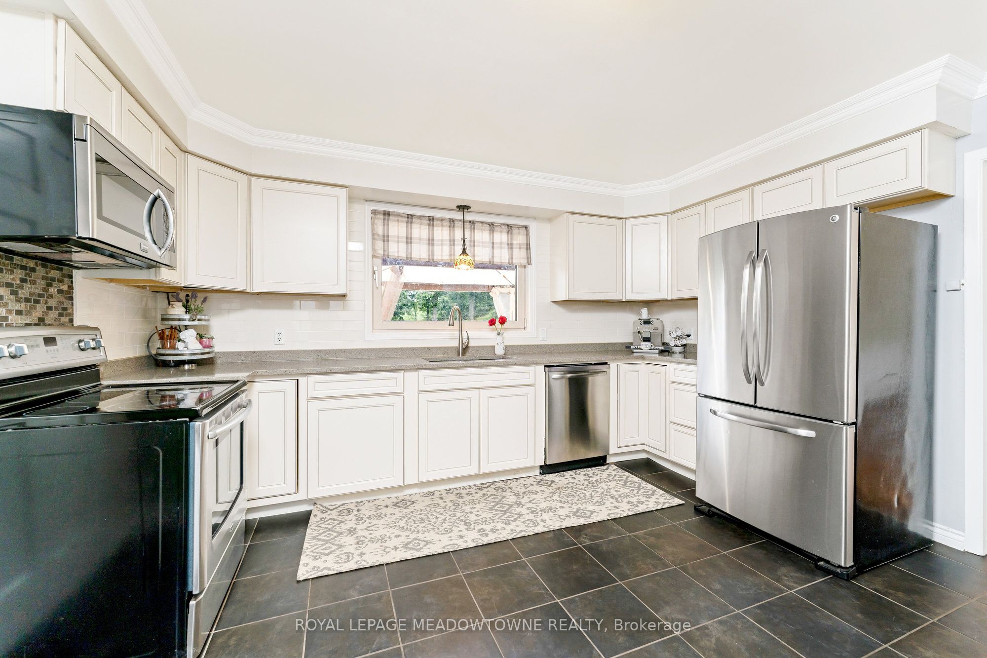 19997 Willoughby Road W Property Photo 15