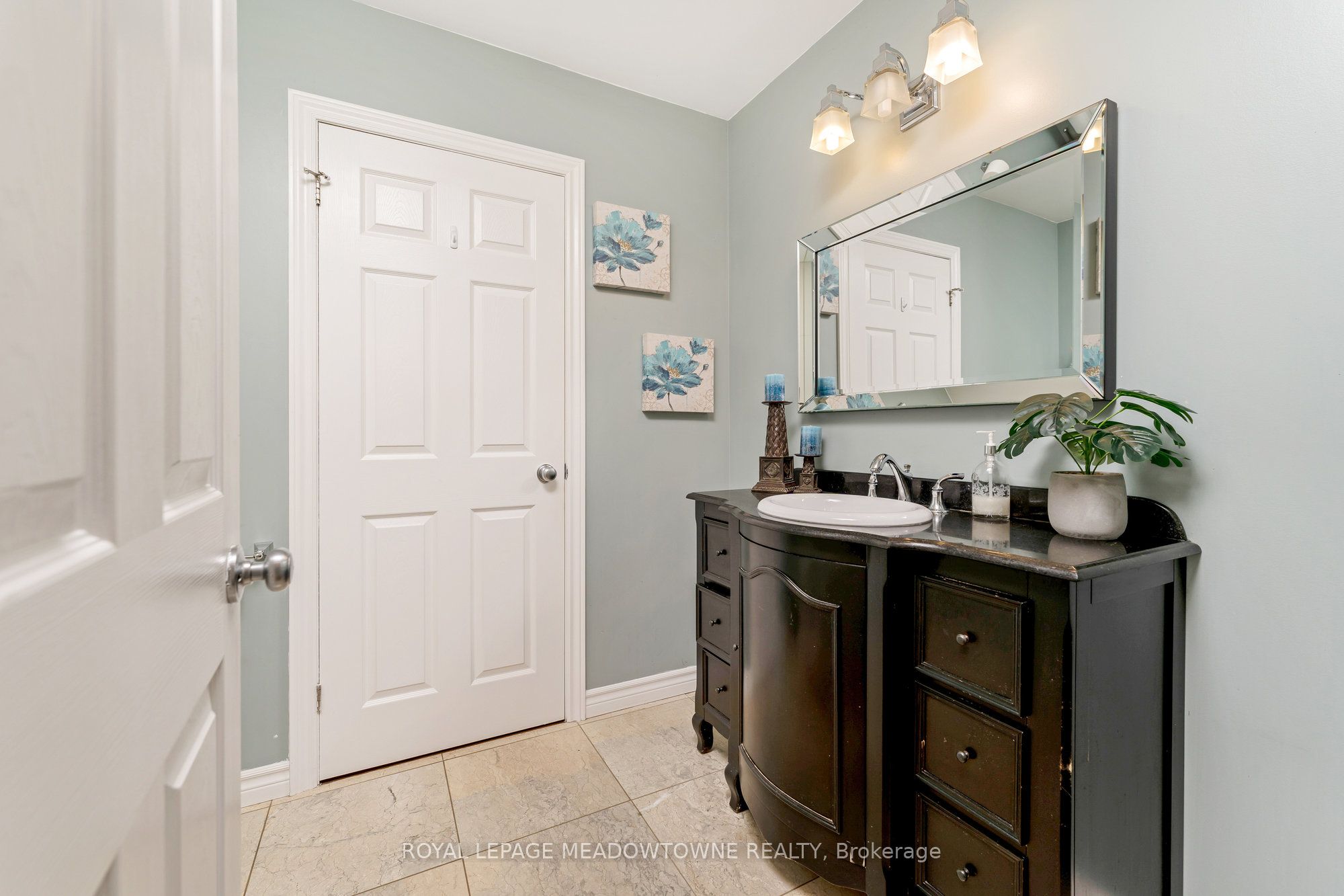 19997 Willoughby Road W Property Photo 23