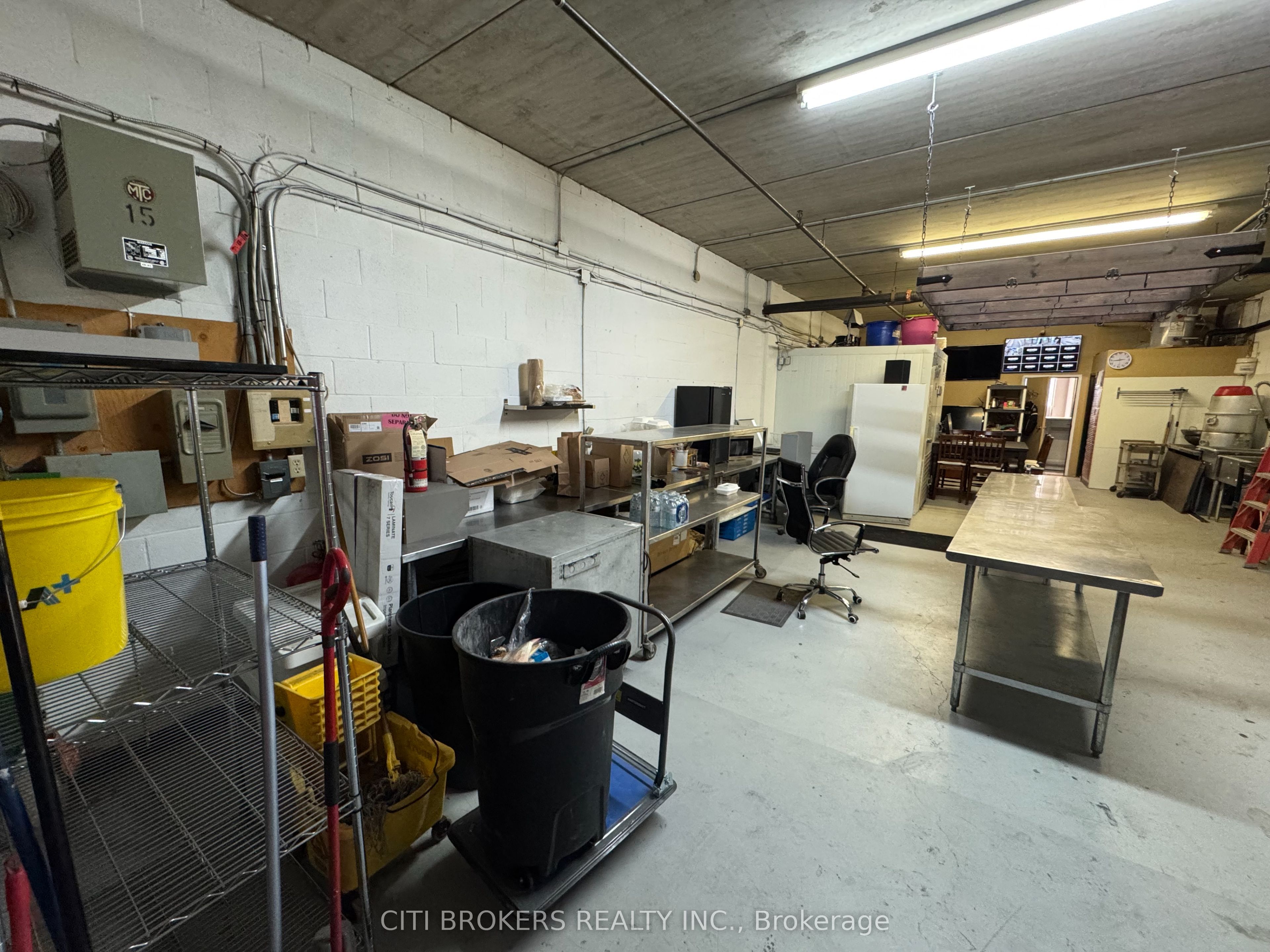 50 Steeles Ave Property Photo 16