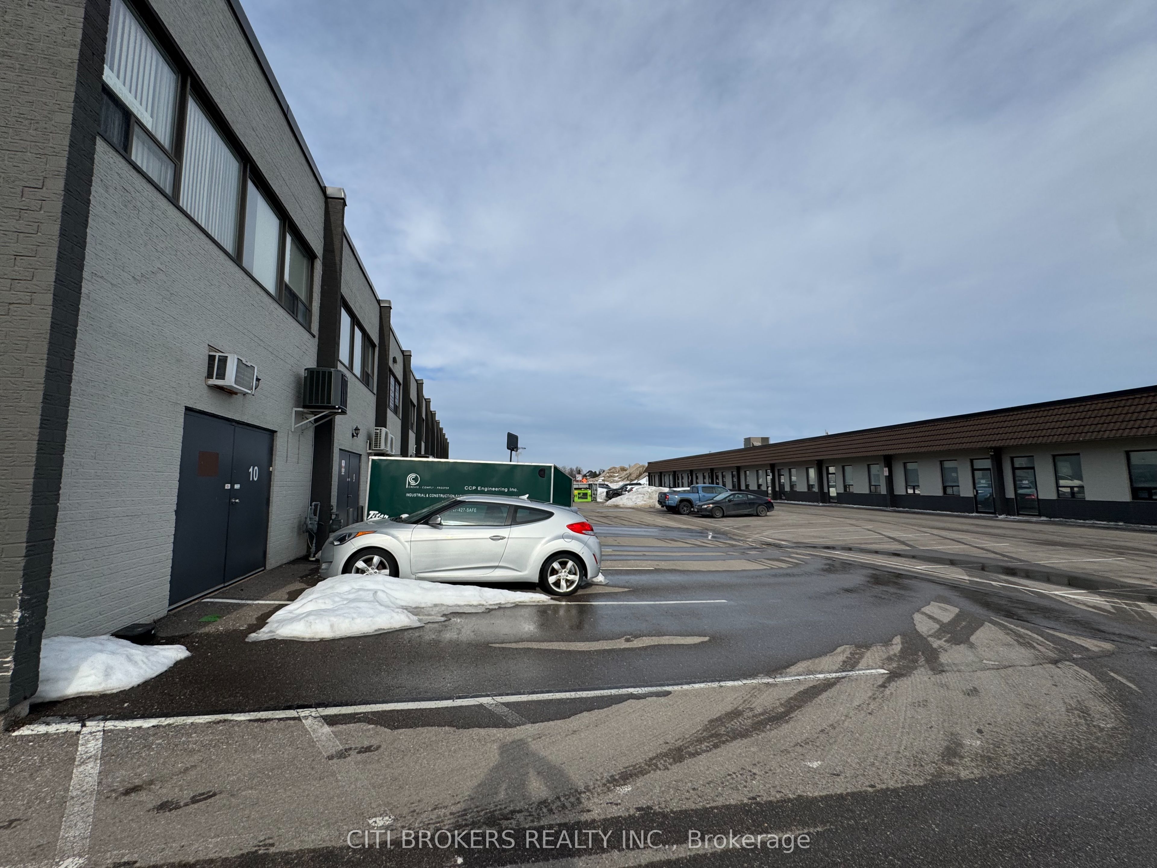 50 Steeles Ave Property Photo 19