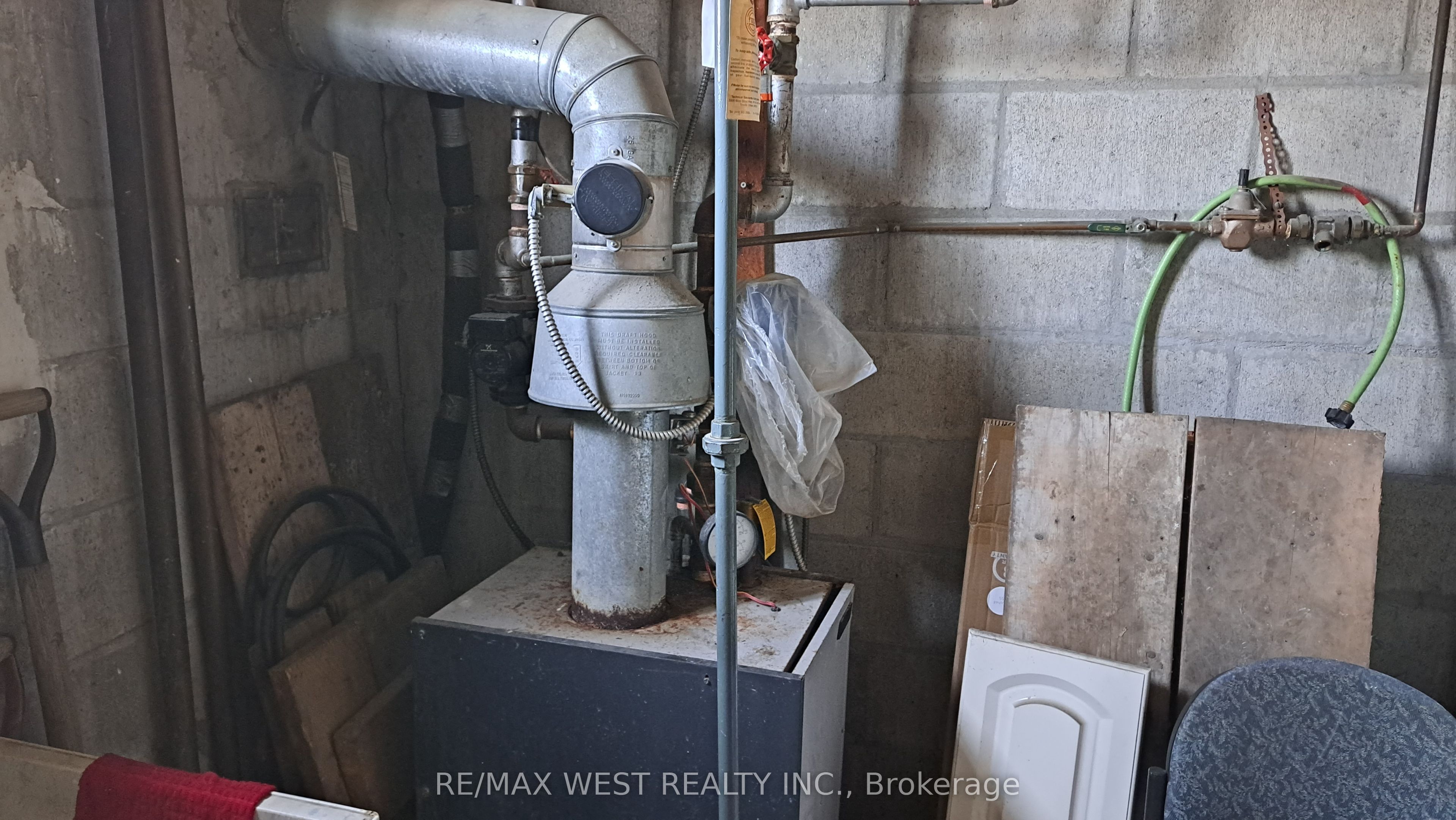 2607-2609 Keele Street Property Photo 5