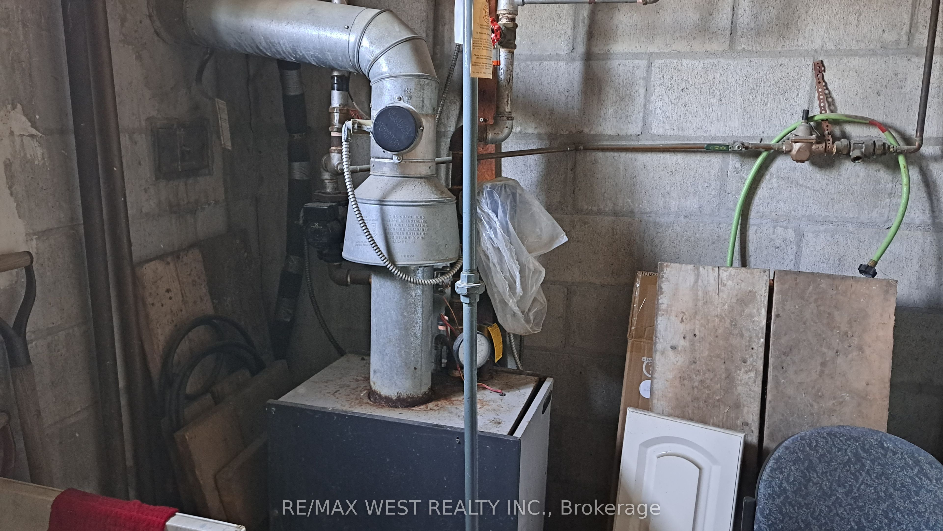 2607-2609 Keele Street Property Photo 9