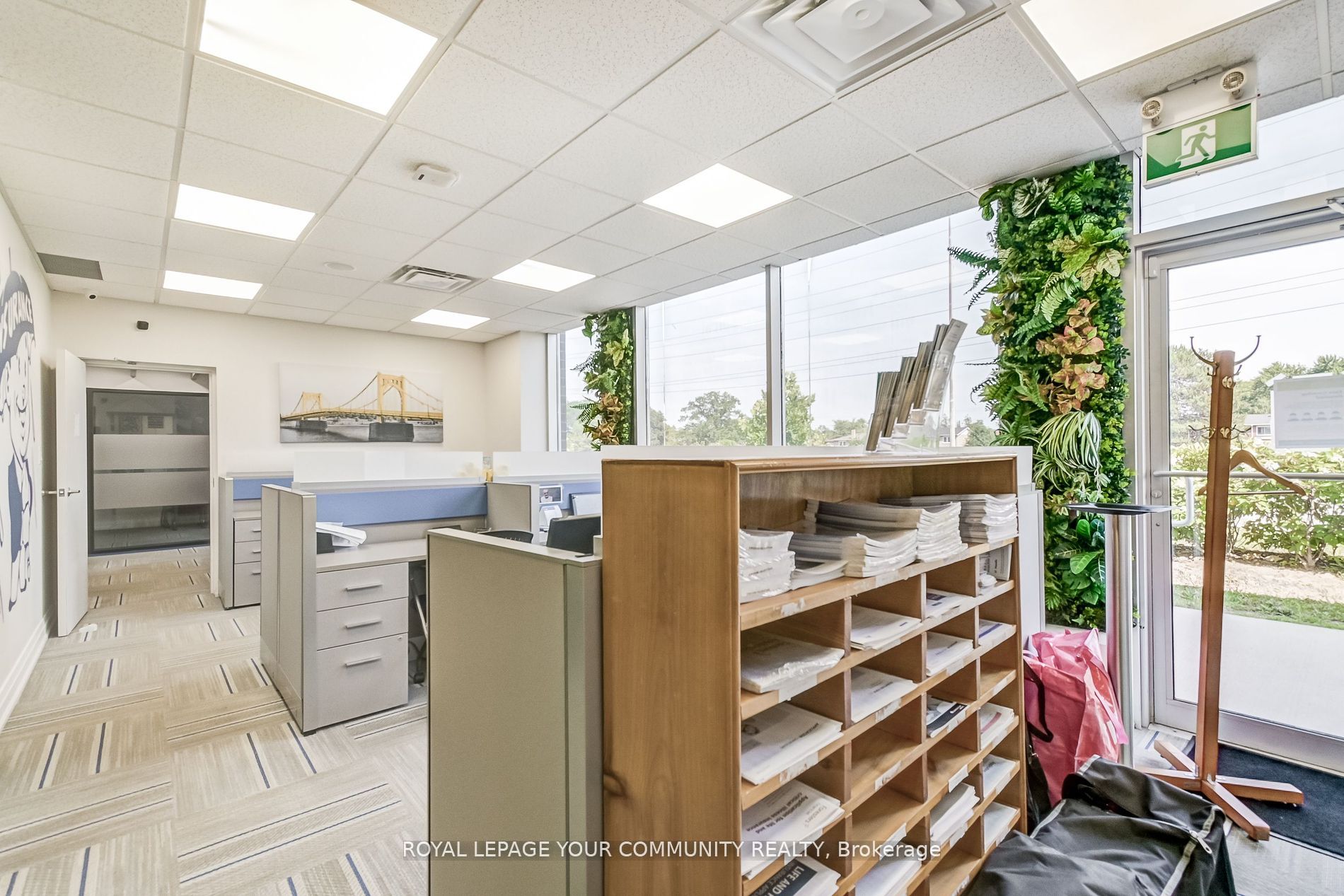 #6 & 7 - 1185 Queensway Property Photo 21