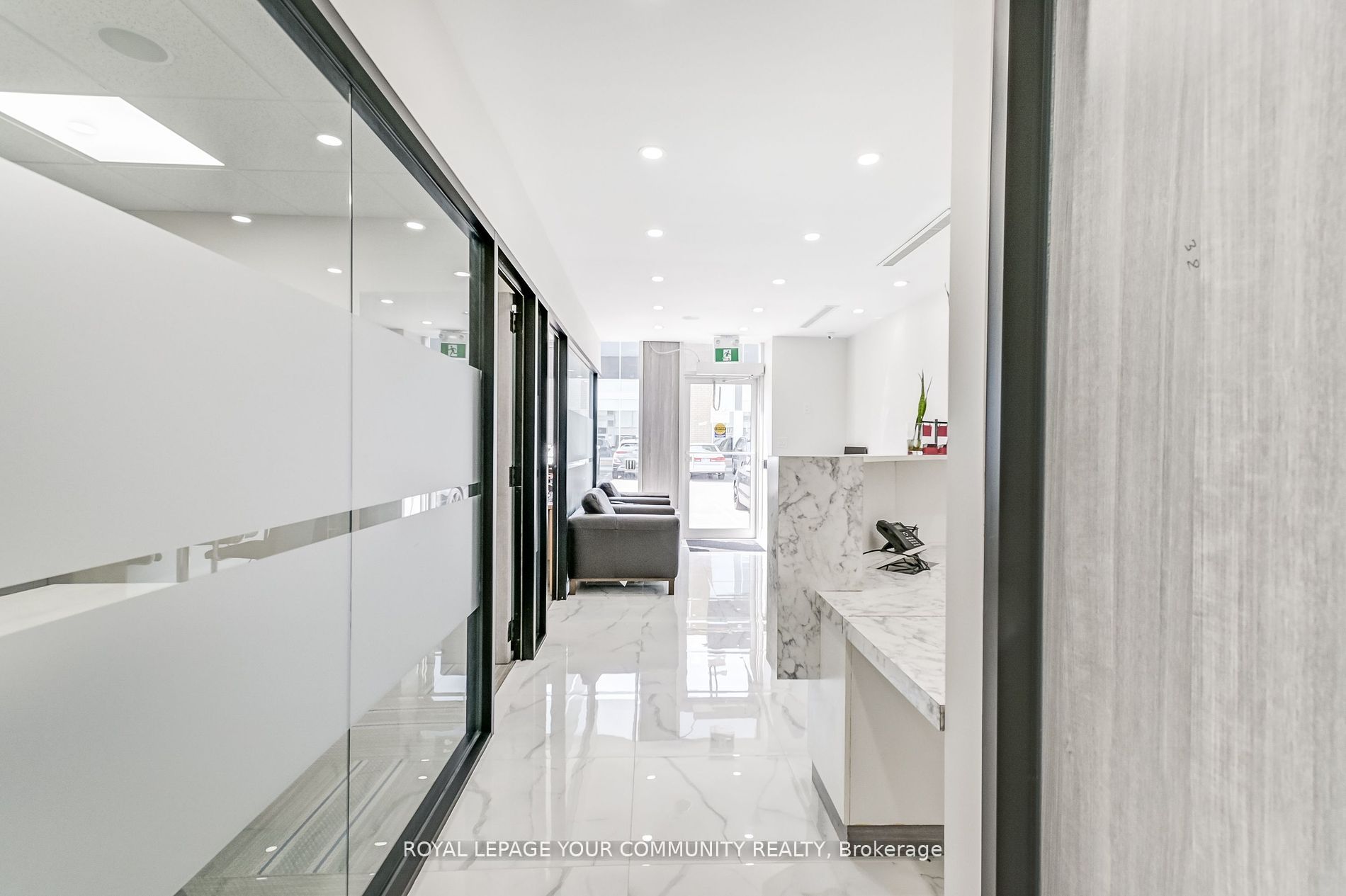 #6 & 7 - 1185 Queensway Property Photo 32