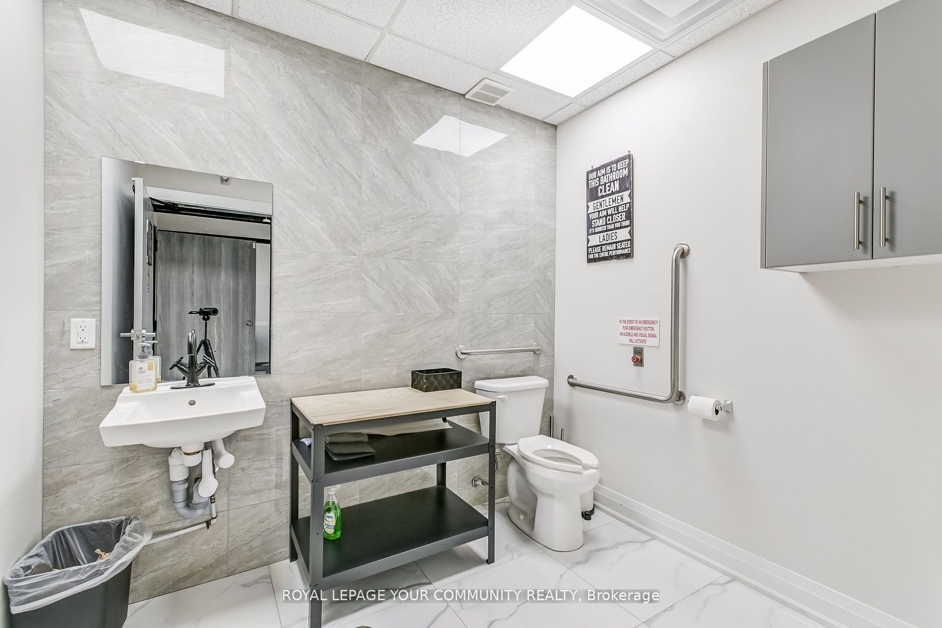 #6 & 7 - 1185 Queensway Property Photo 34