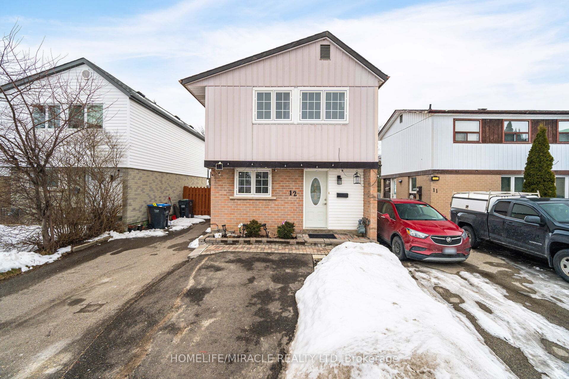 12 Huckleberry Square Property Photo 1