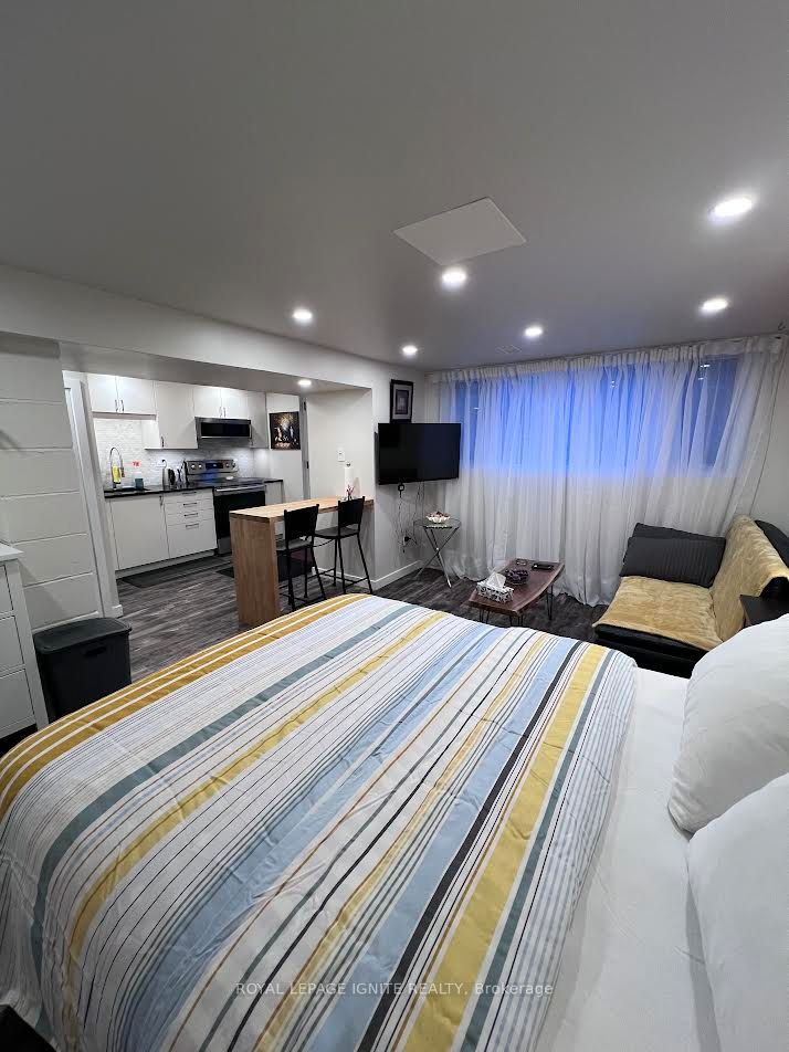 208 Rosemount Avenue Bsmnt Property Photo 4
