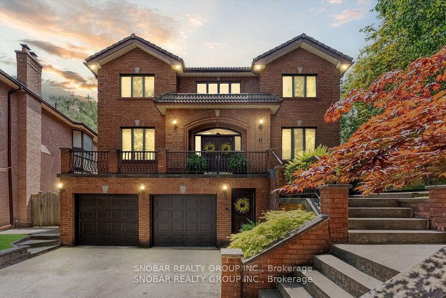 5 Weston Wood Road Property Photo 2