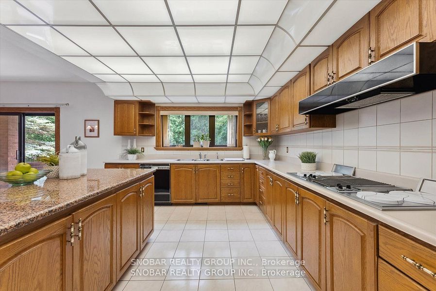 5 Weston Wood Road Property Photo 14