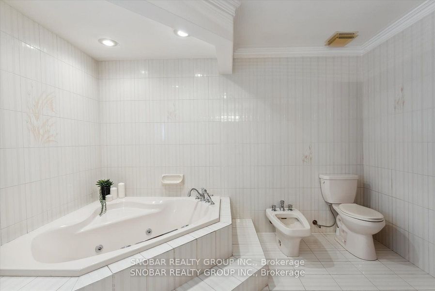 5 Weston Wood Road Property Photo 24