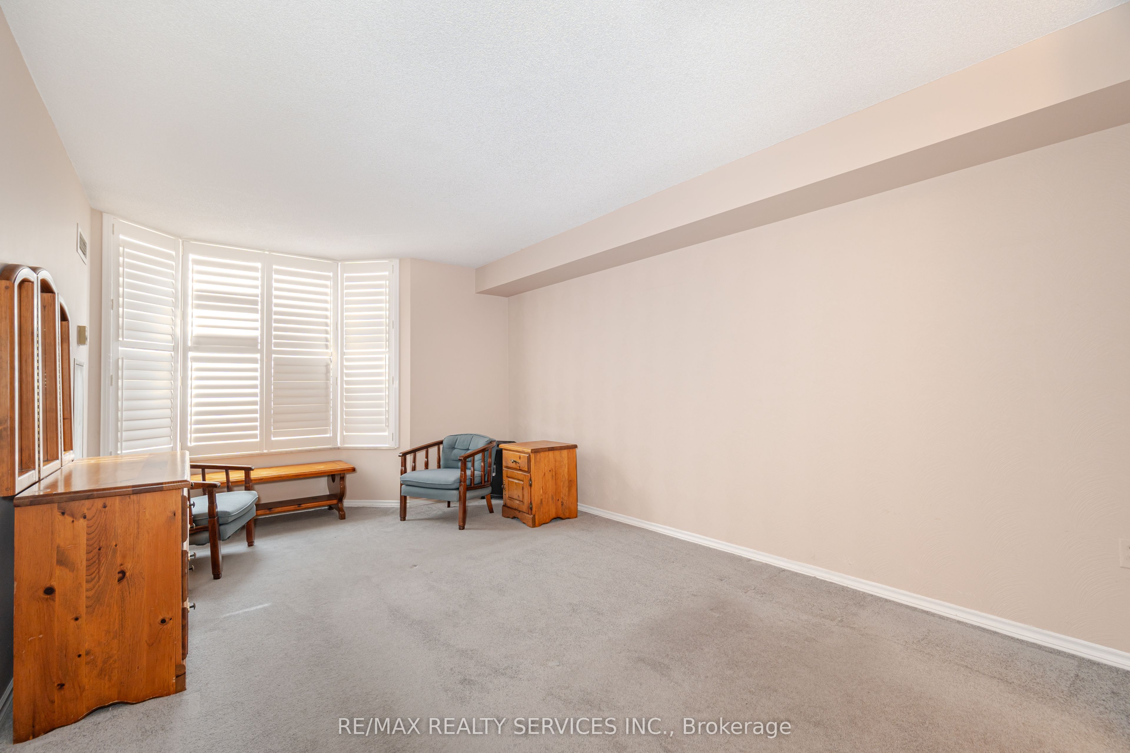 20 Cherrytree Drive 411 Property Photo 22