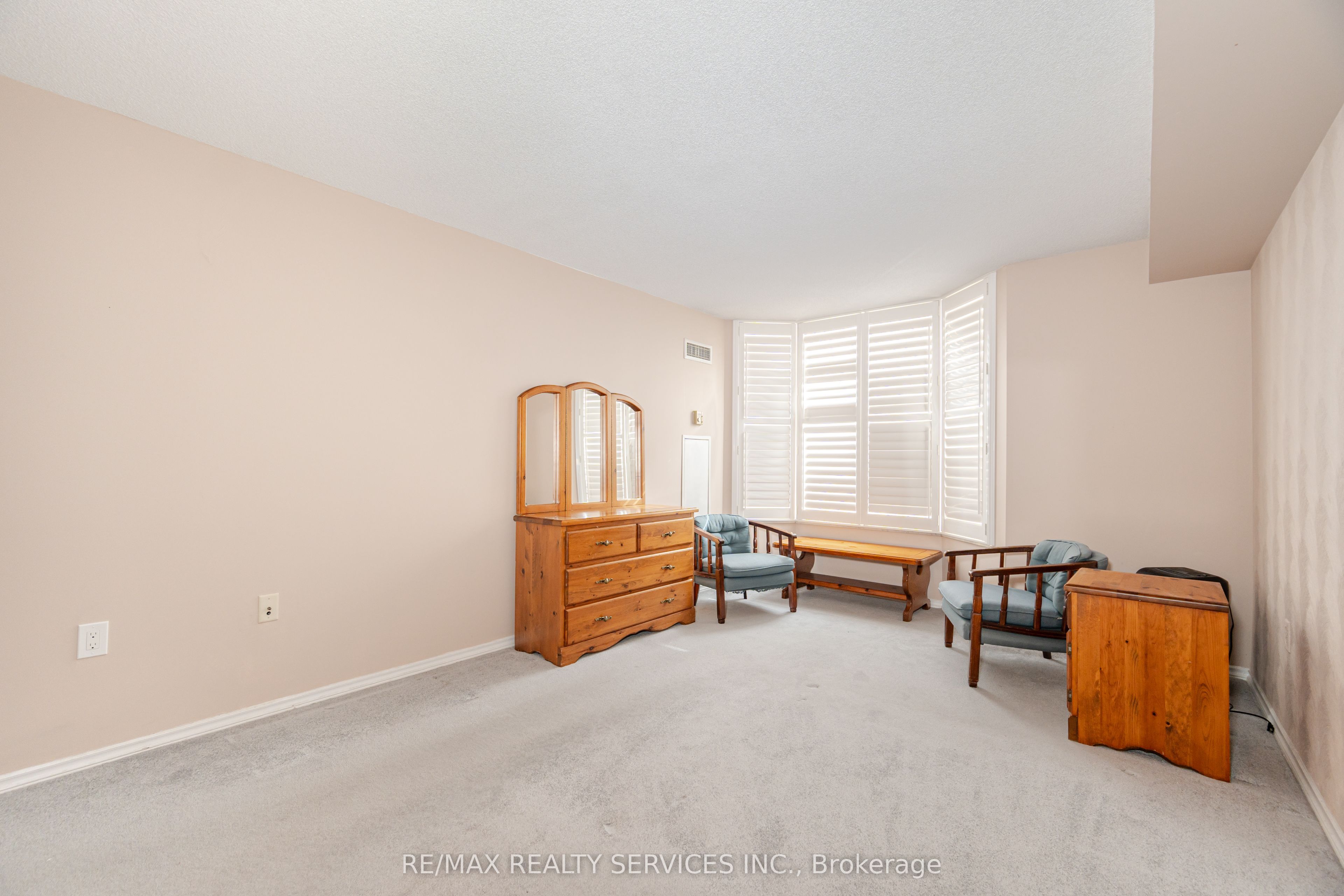 20 Cherrytree Drive 411 Property Photo 23