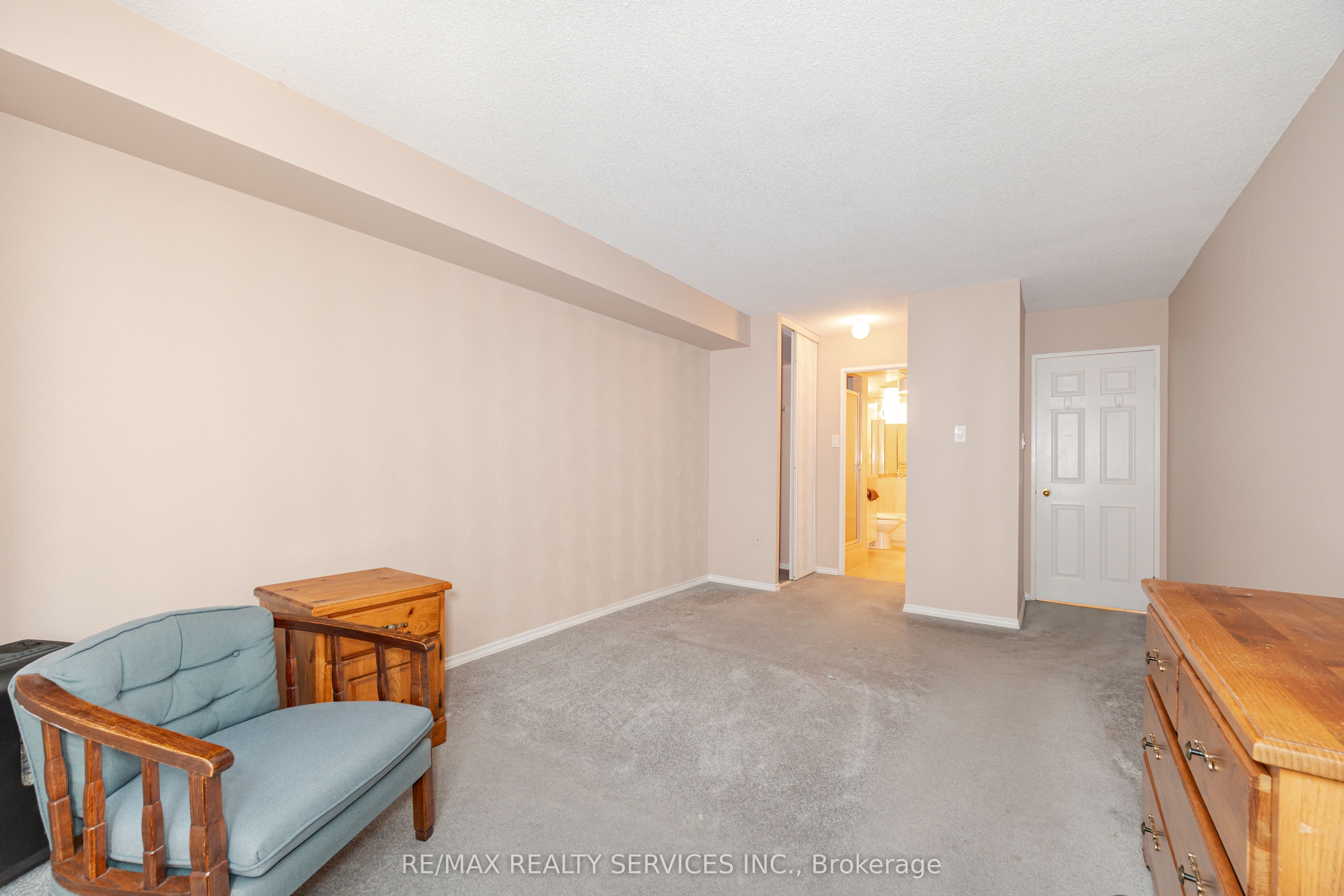20 Cherrytree Drive 411 Property Photo 24