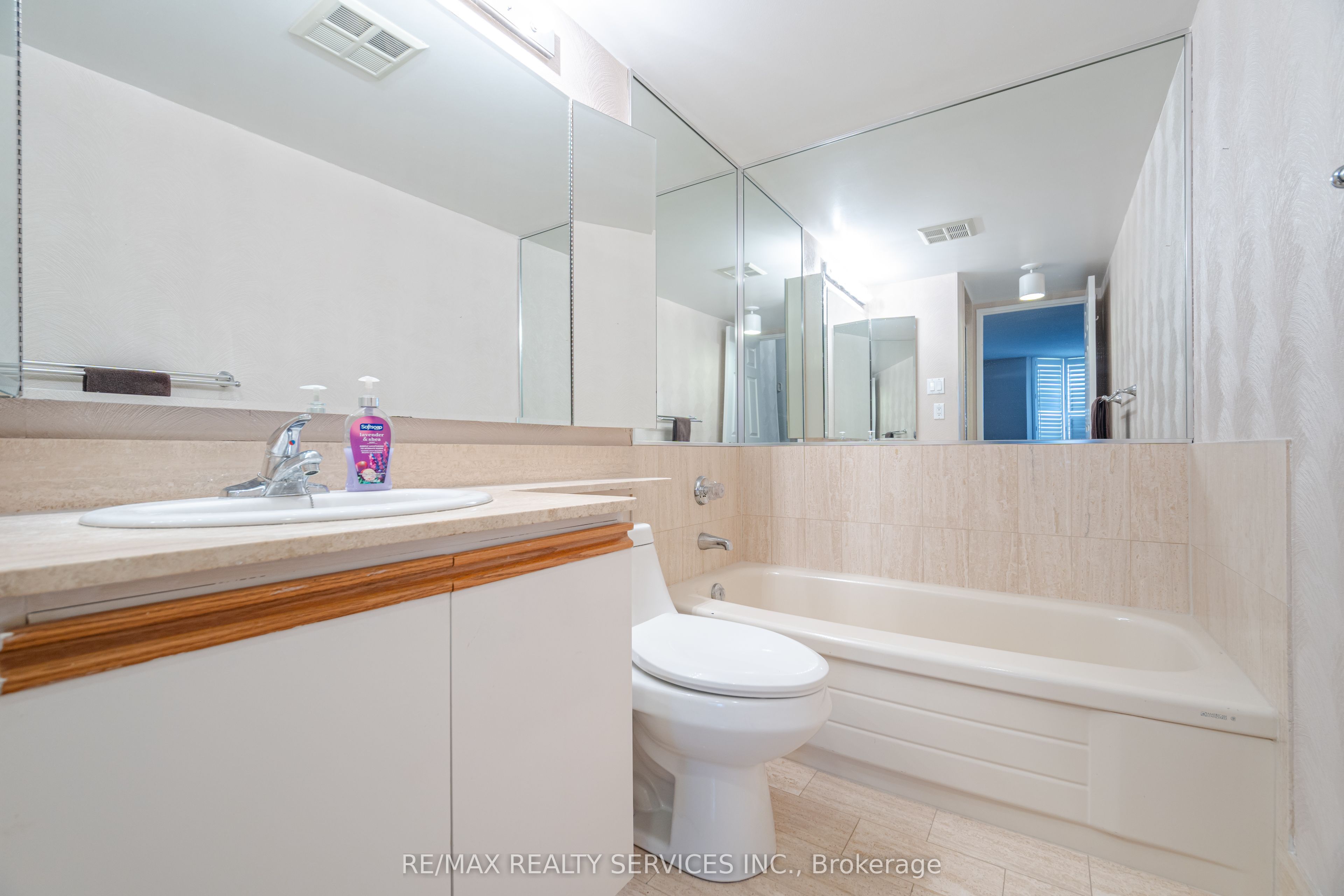 20 Cherrytree Drive 411 Property Photo 25