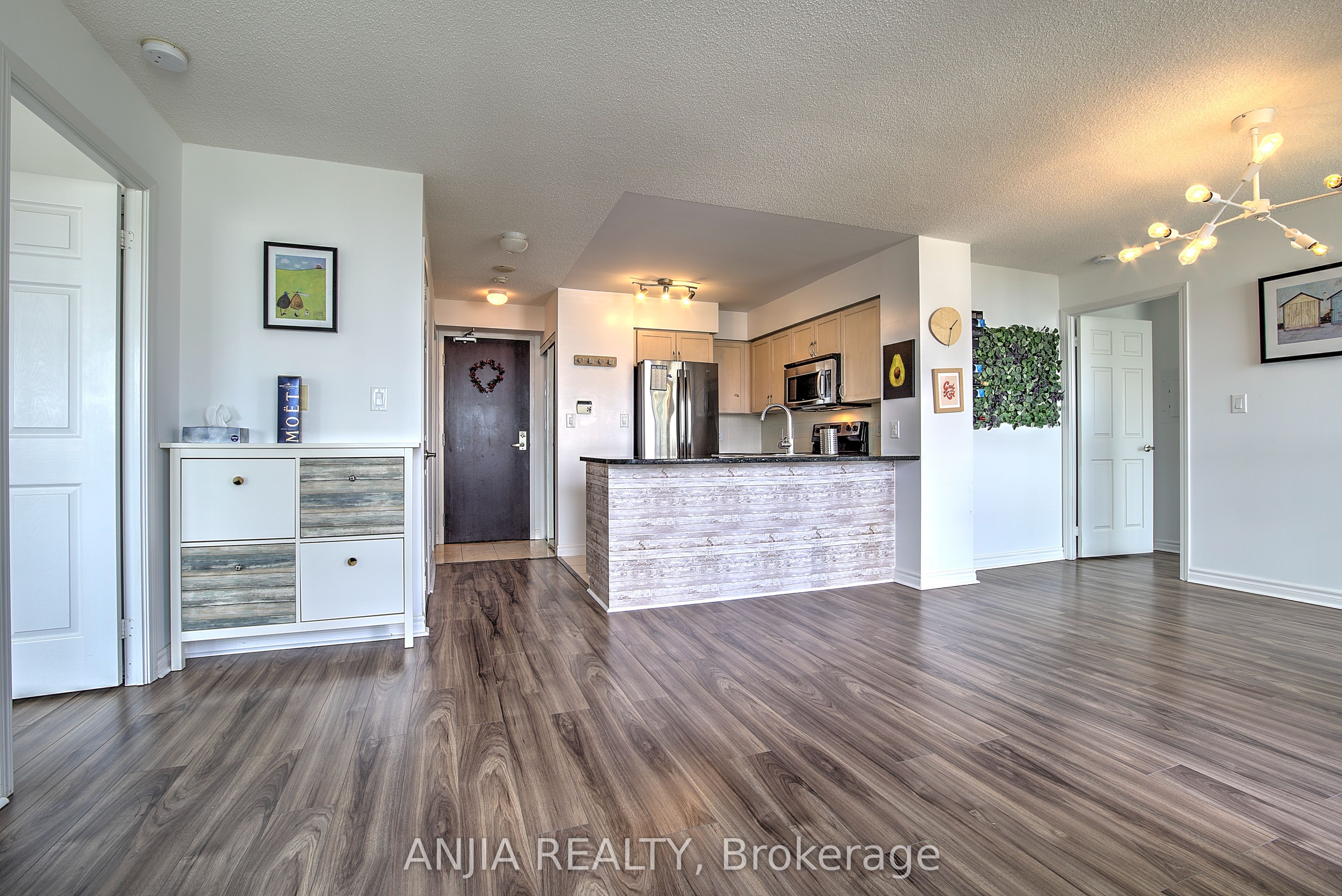#2210 - 208 Enfield Place Property Photo 8