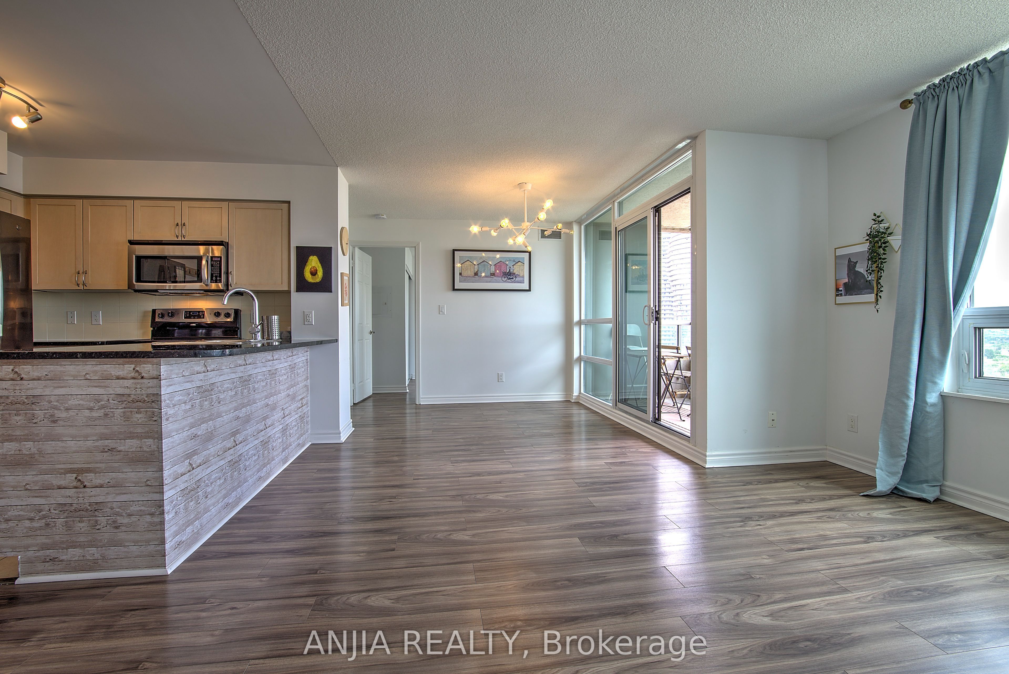 #2210 - 208 Enfield Place Property Photo 12