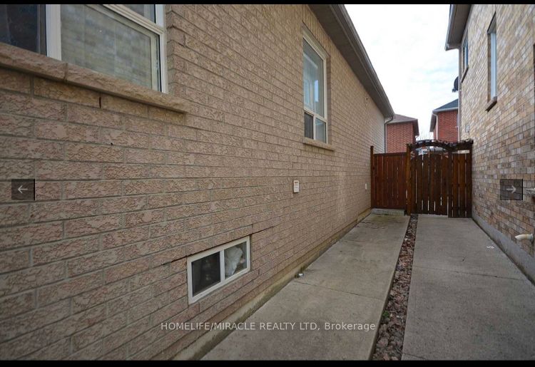 126 Edenbrook Hill Drive Property Photo 28