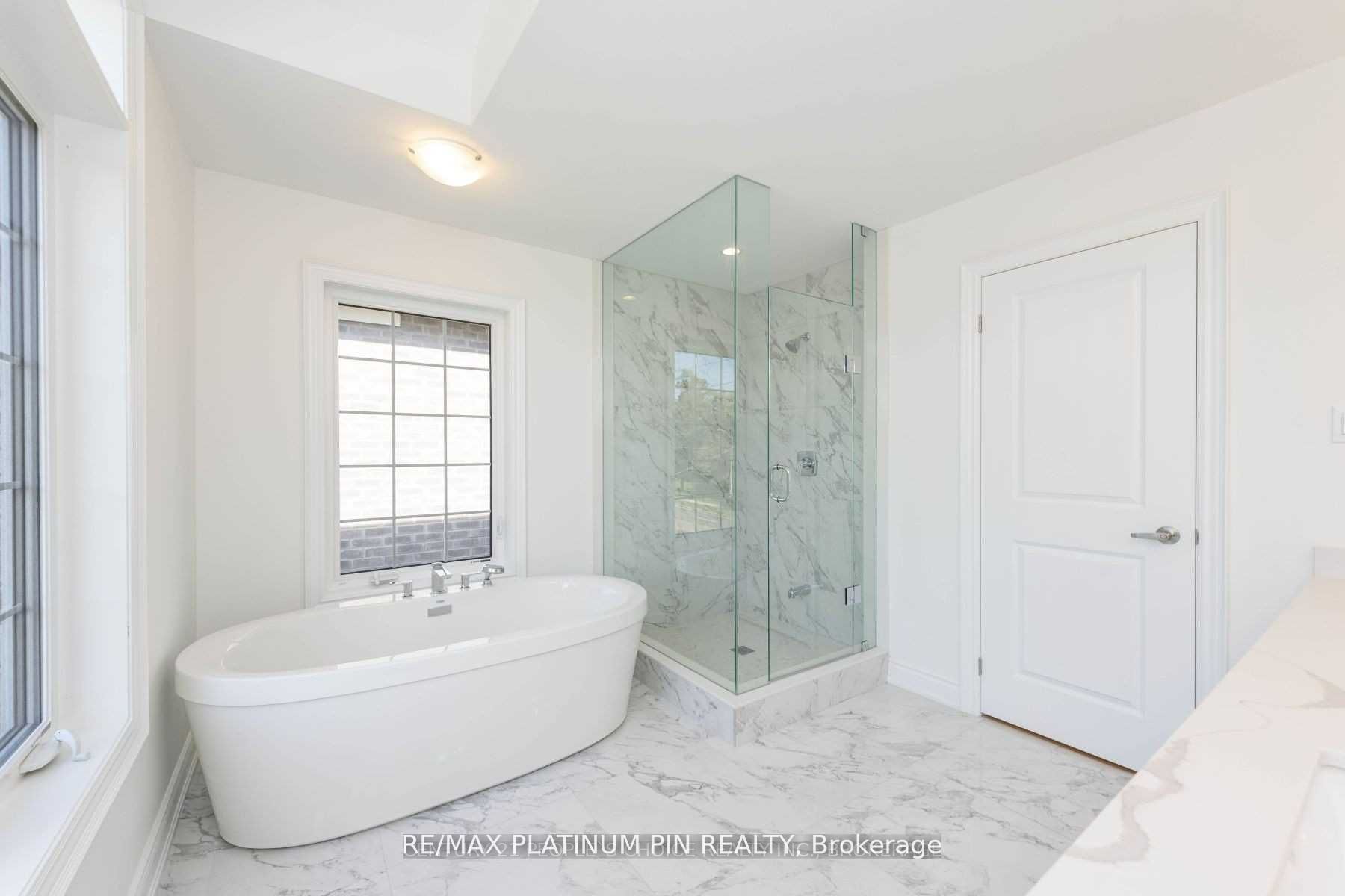 2577 Islington Avenue Property Photo 13