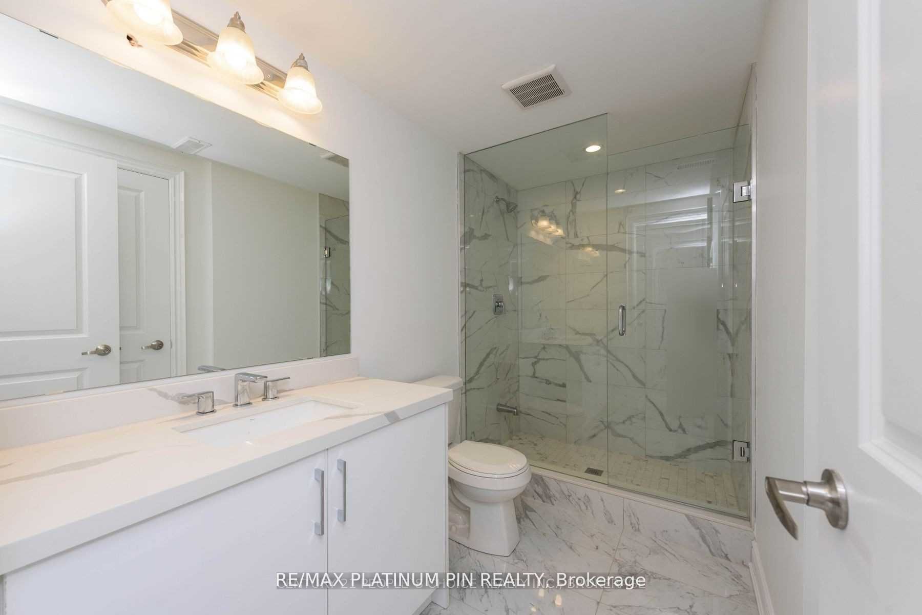 2577 Islington Avenue Property Photo 18