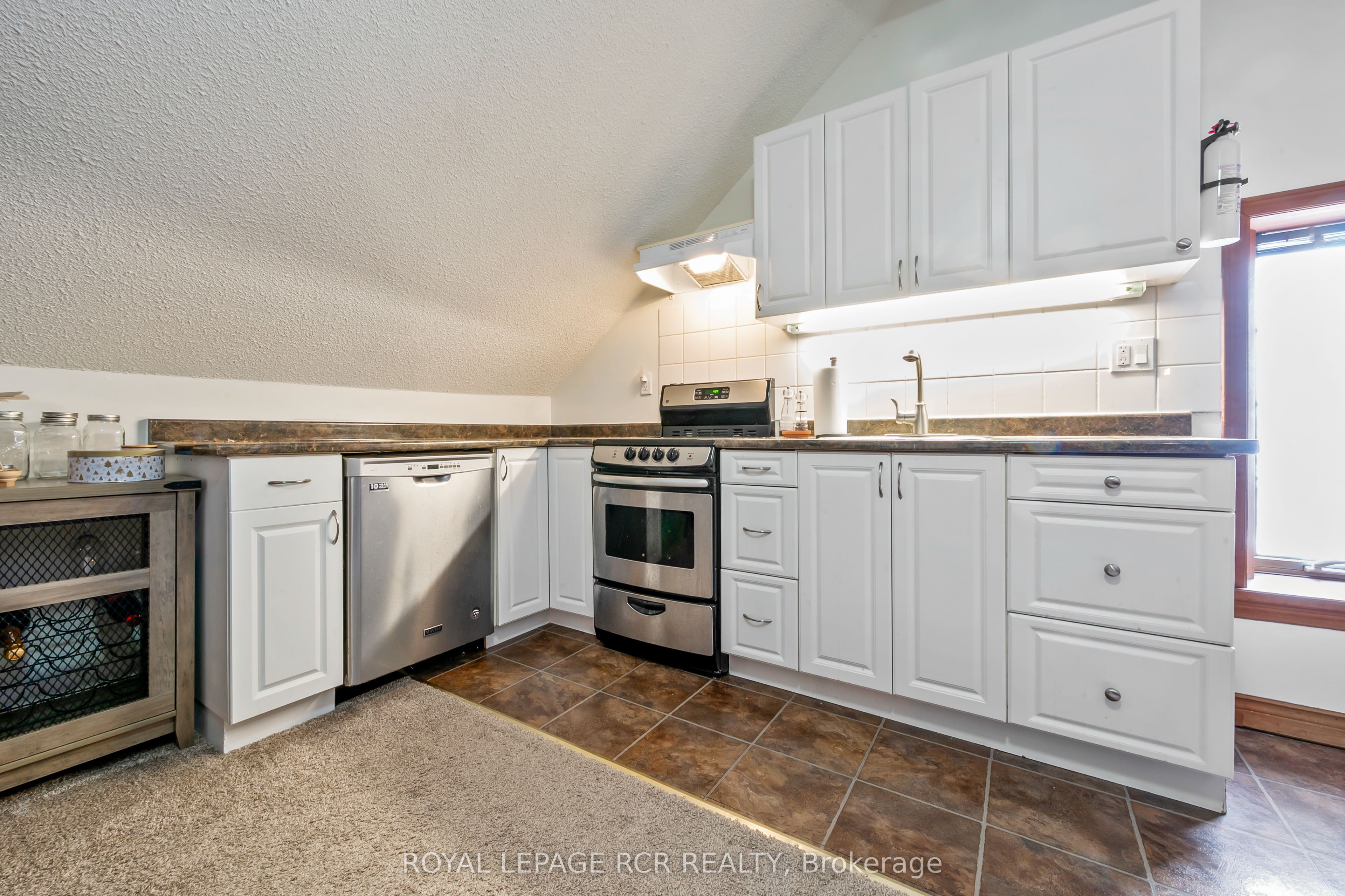 7 Zina Street Property Photo 37