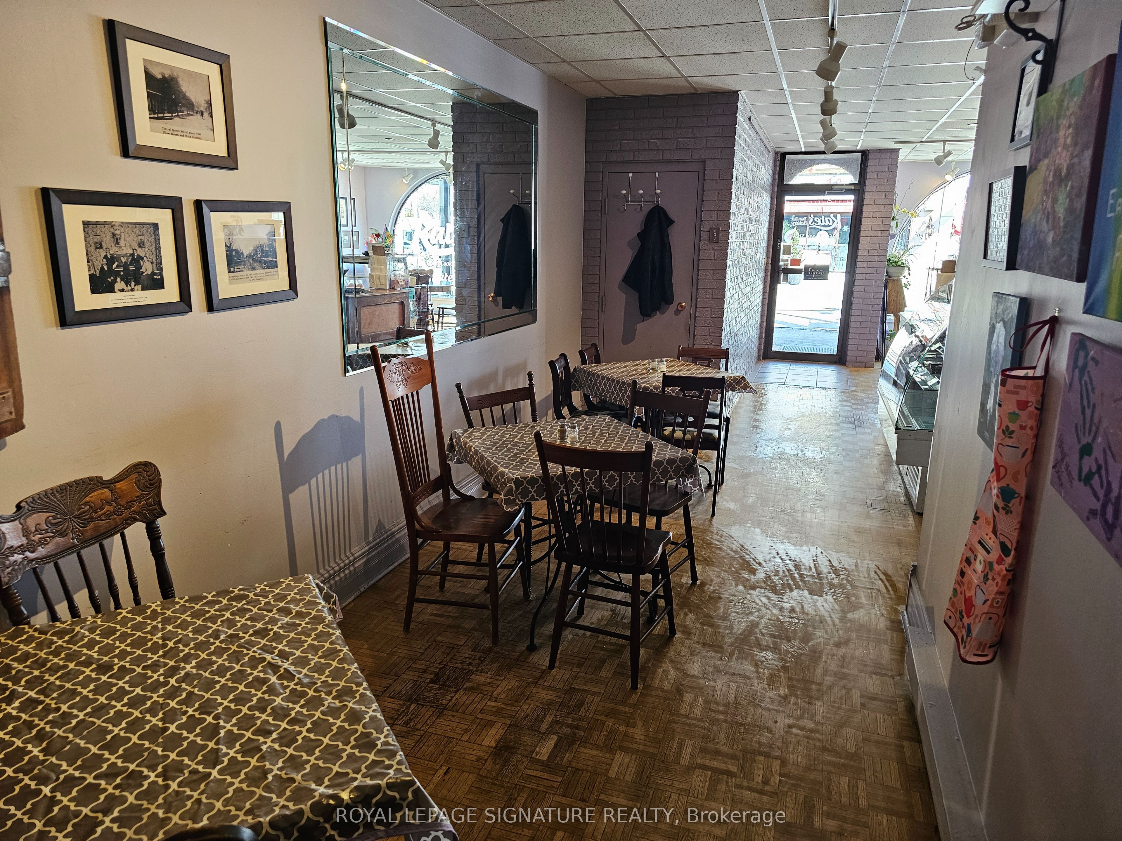 206c Queen Street Property Photo 5