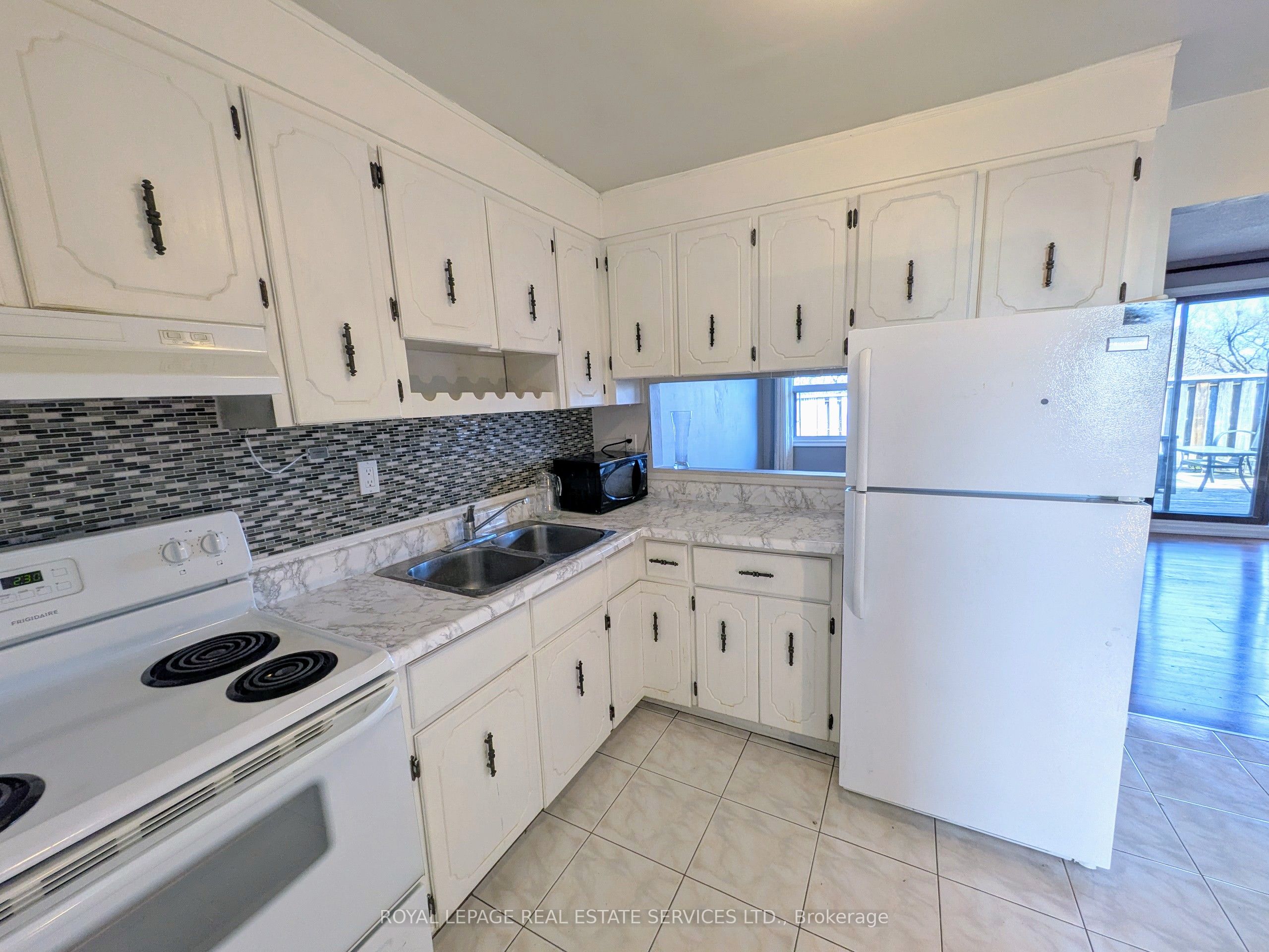 5 Northcliffe Boulevard Property Photo 10