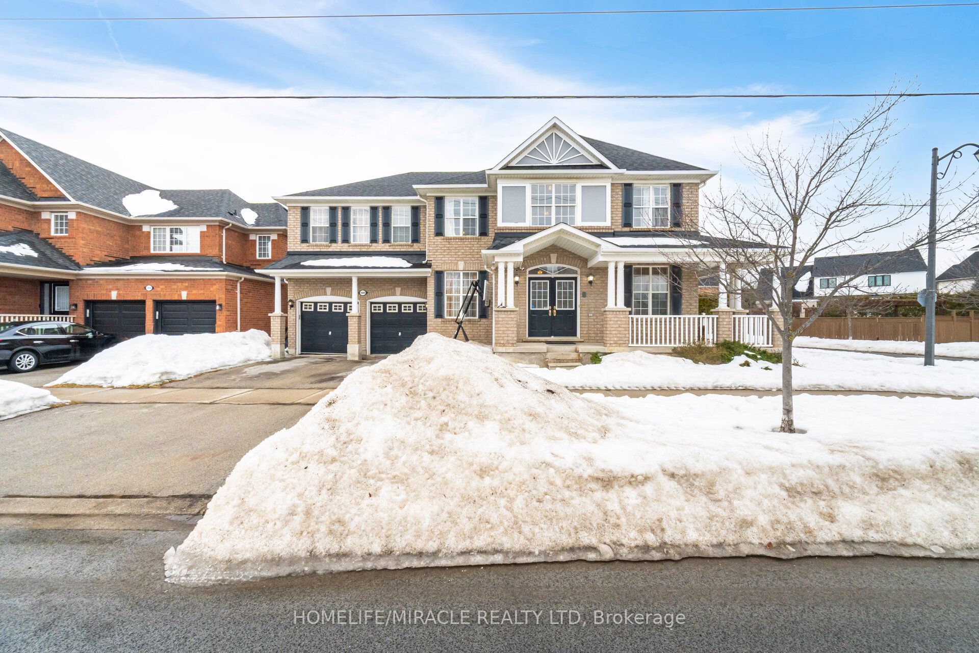 1000 Fourth Line Property Photo 1