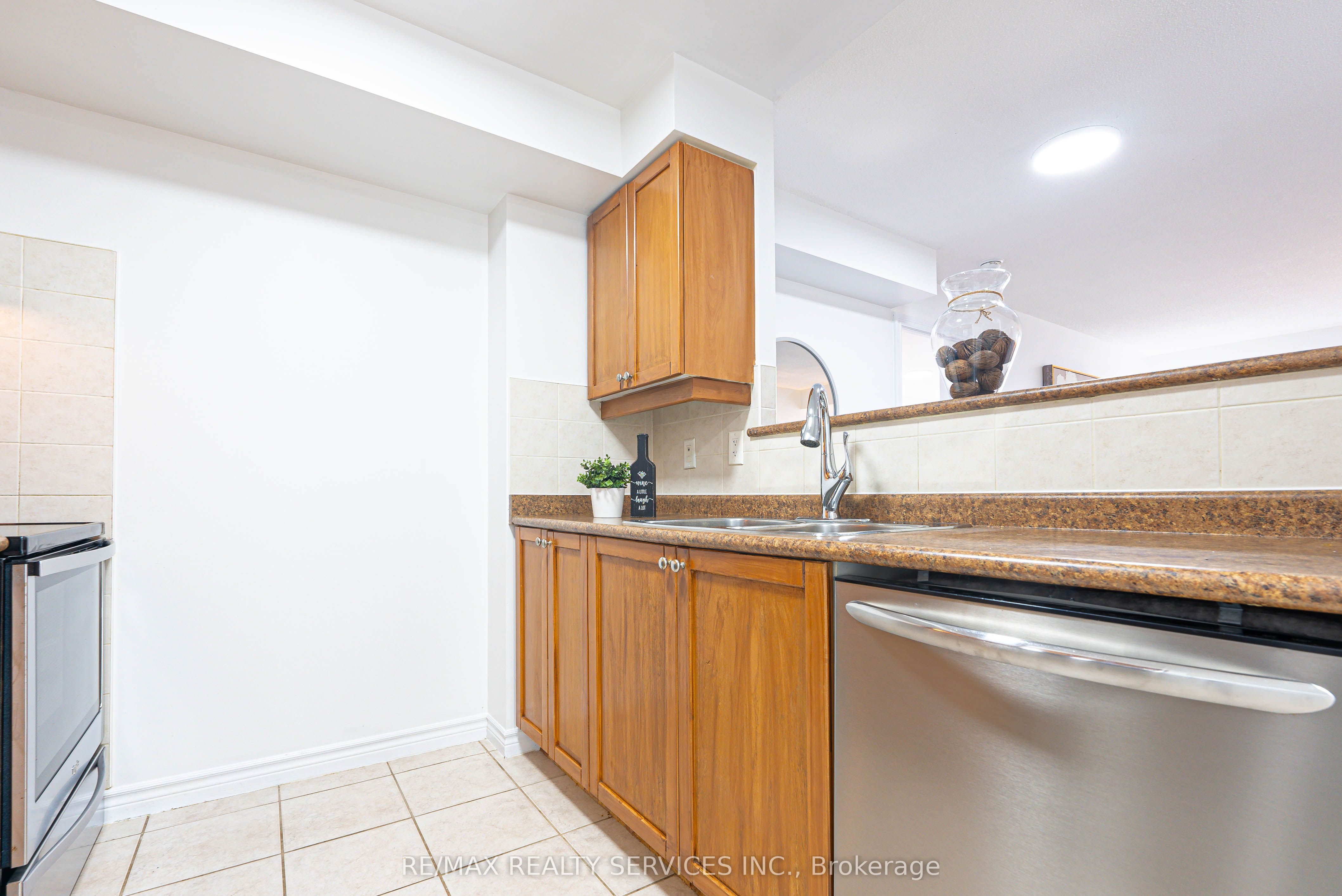 #1620 - 700 Humberwood Boulevard Property Photo 30