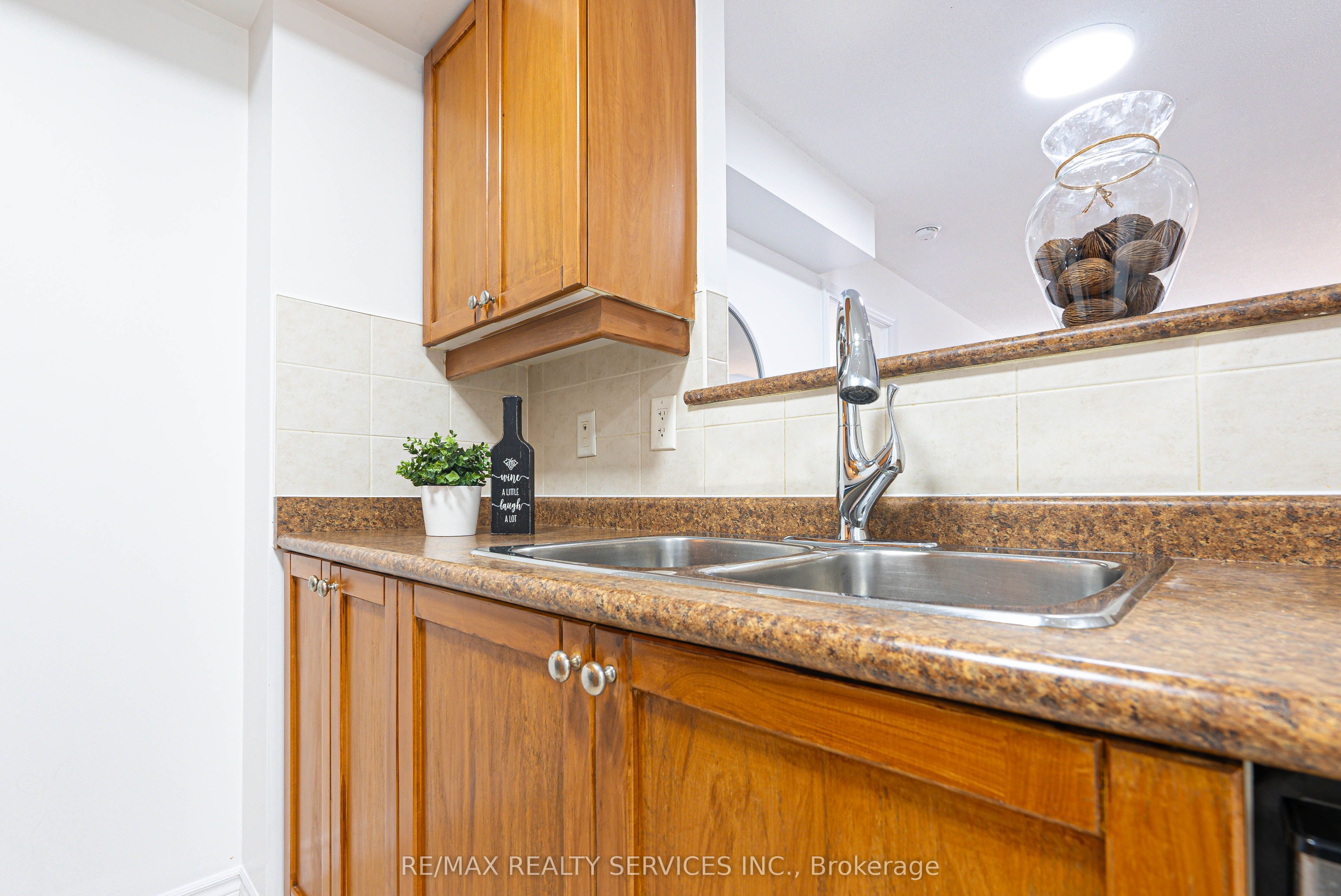 #1620 - 700 Humberwood Boulevard Property Photo 32