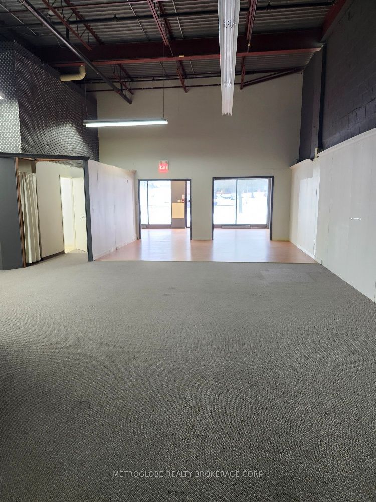 #7 & 8 - 1011 Eglinton Avenue Property Photo 5