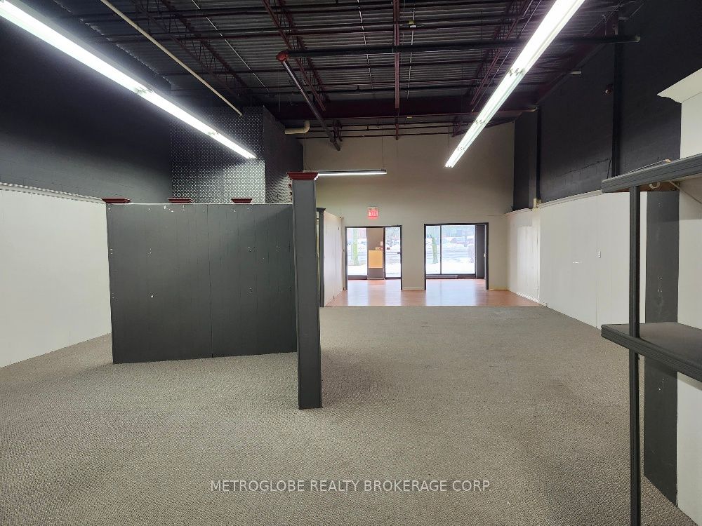 #7 & 8 - 1011 Eglinton Avenue Property Photo 6