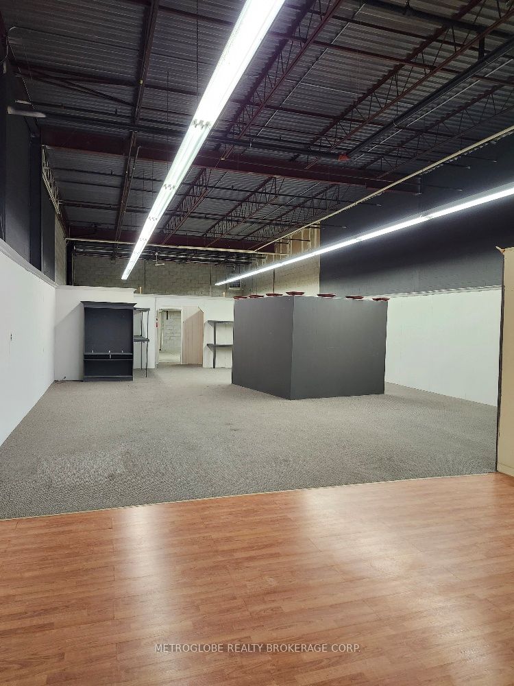 #7 & 8 - 1011 Eglinton Avenue Property Photo 7