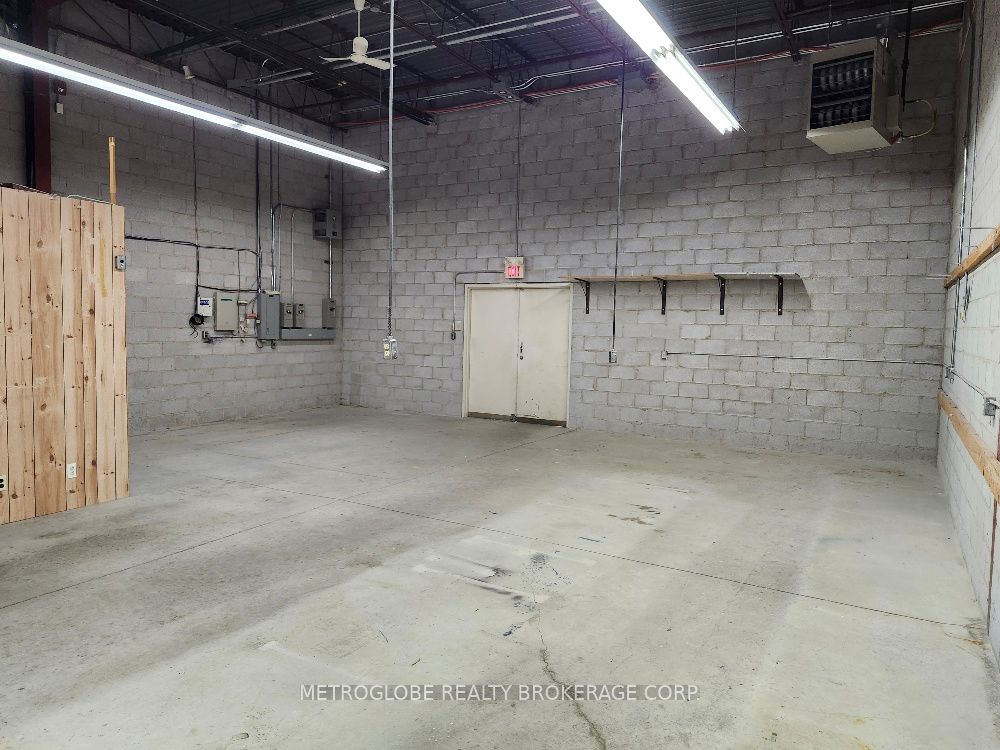 #7 & 8 - 1011 Eglinton Avenue Property Photo 8