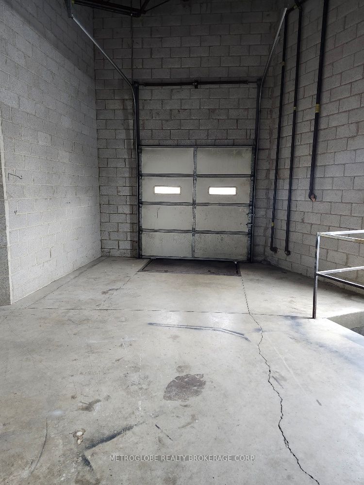 #7 & 8 - 1011 Eglinton Avenue Property Photo 10