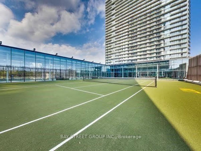 #1707 - 103 The Queens Way Property Photo 8