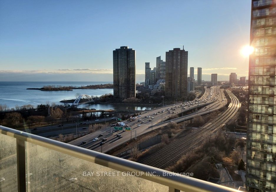 #1707 - 103 The Queens Way Property Photo 21