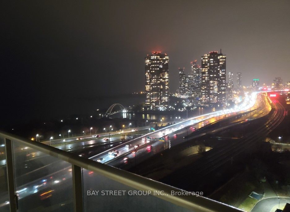 #1707 - 103 The Queens Way Property Photo 22