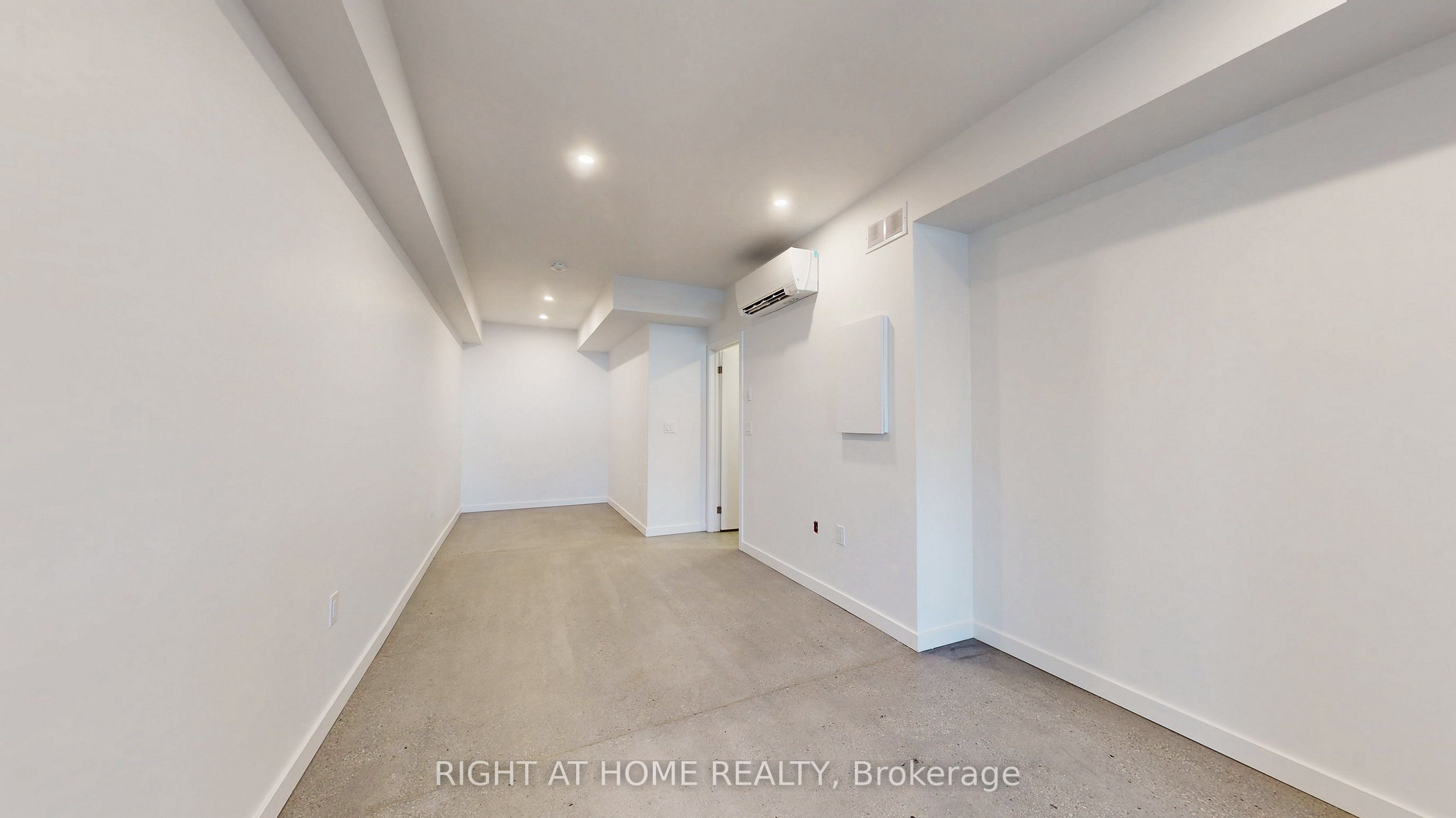 3122 Dundas Street W Unit 2 Property Photo 5