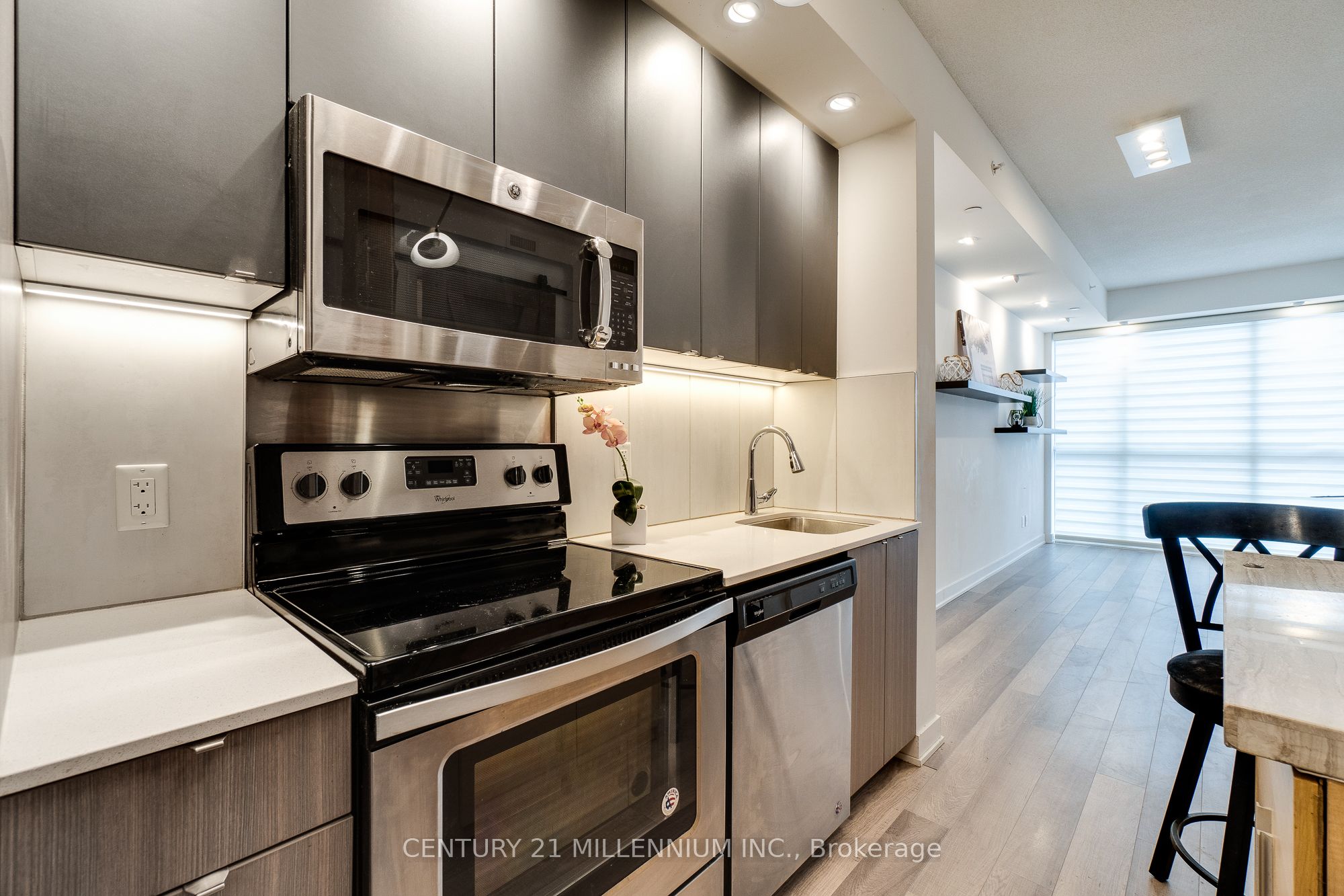 #b215 - 5240 Dundas Street Property Photo 10