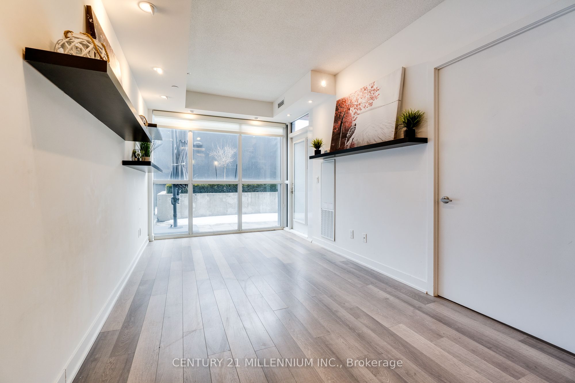 #b215 - 5240 Dundas Street Property Photo 13