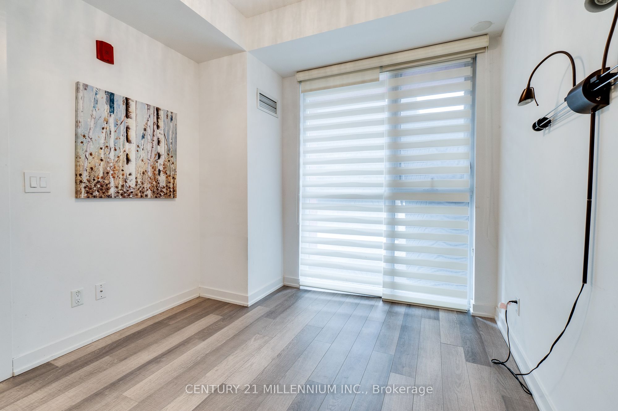 #b215 - 5240 Dundas Street Property Photo 15