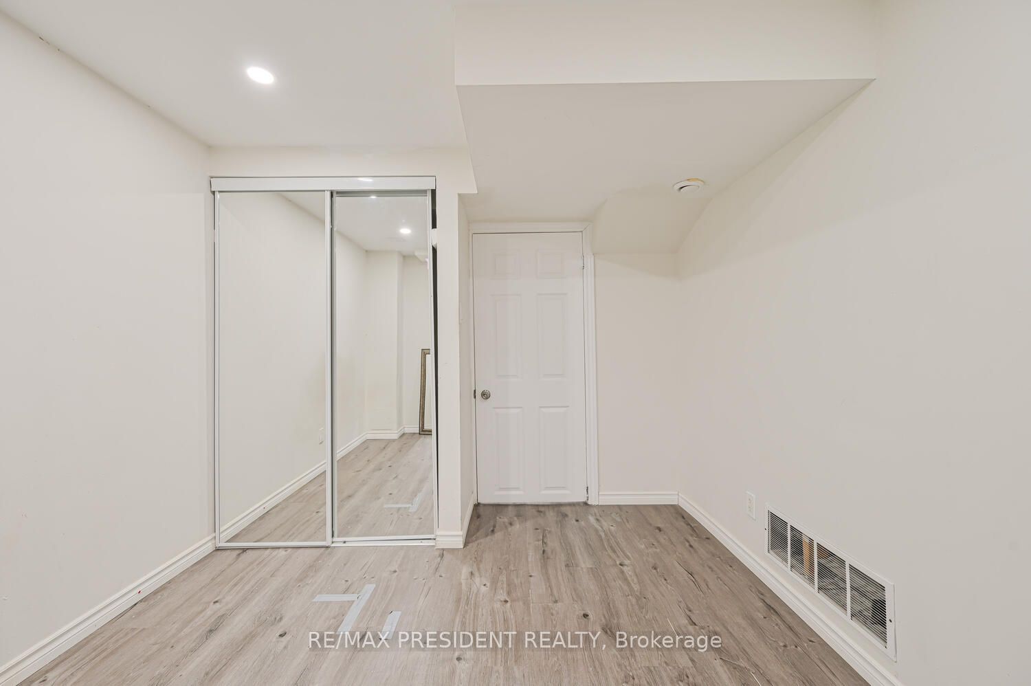 113 Tianalee Crescent Property Photo 39