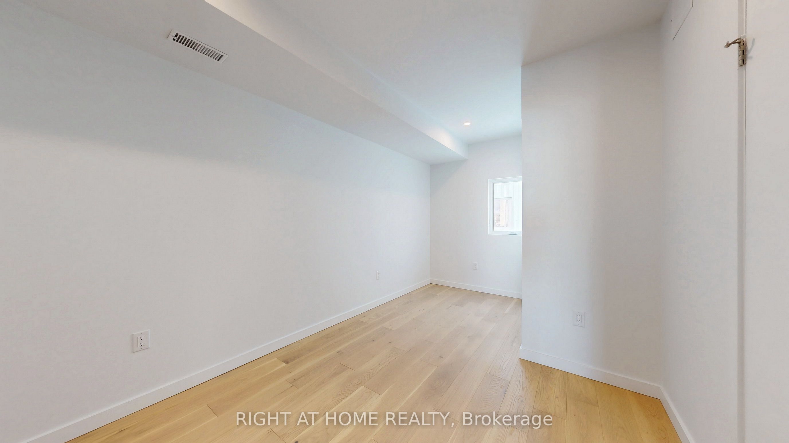 3122 Dundas Street W Unit 3 Property Photo 9