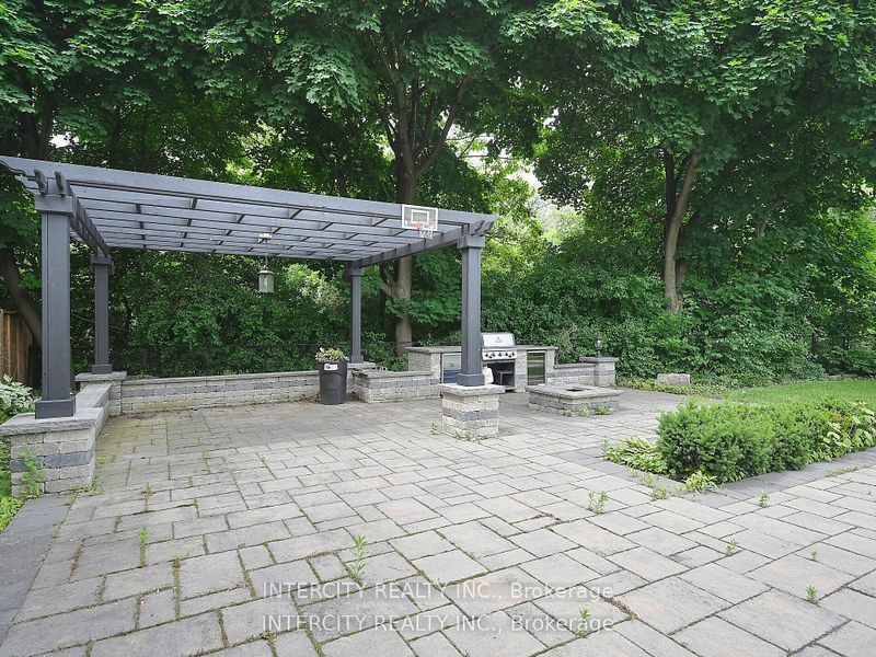 55 Ridgehill Drive Property Photo 40