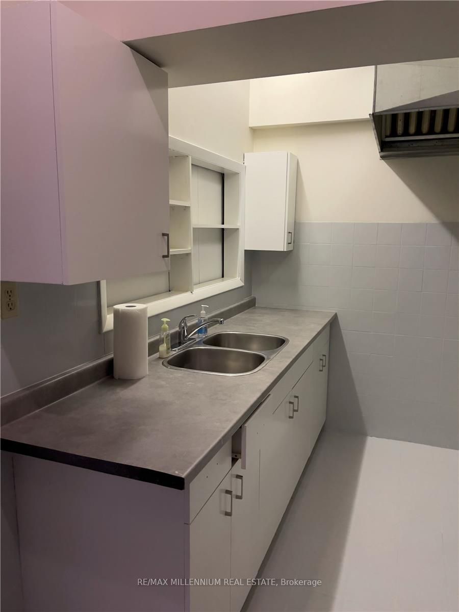 130 Industry Street 22 Property Photo 10