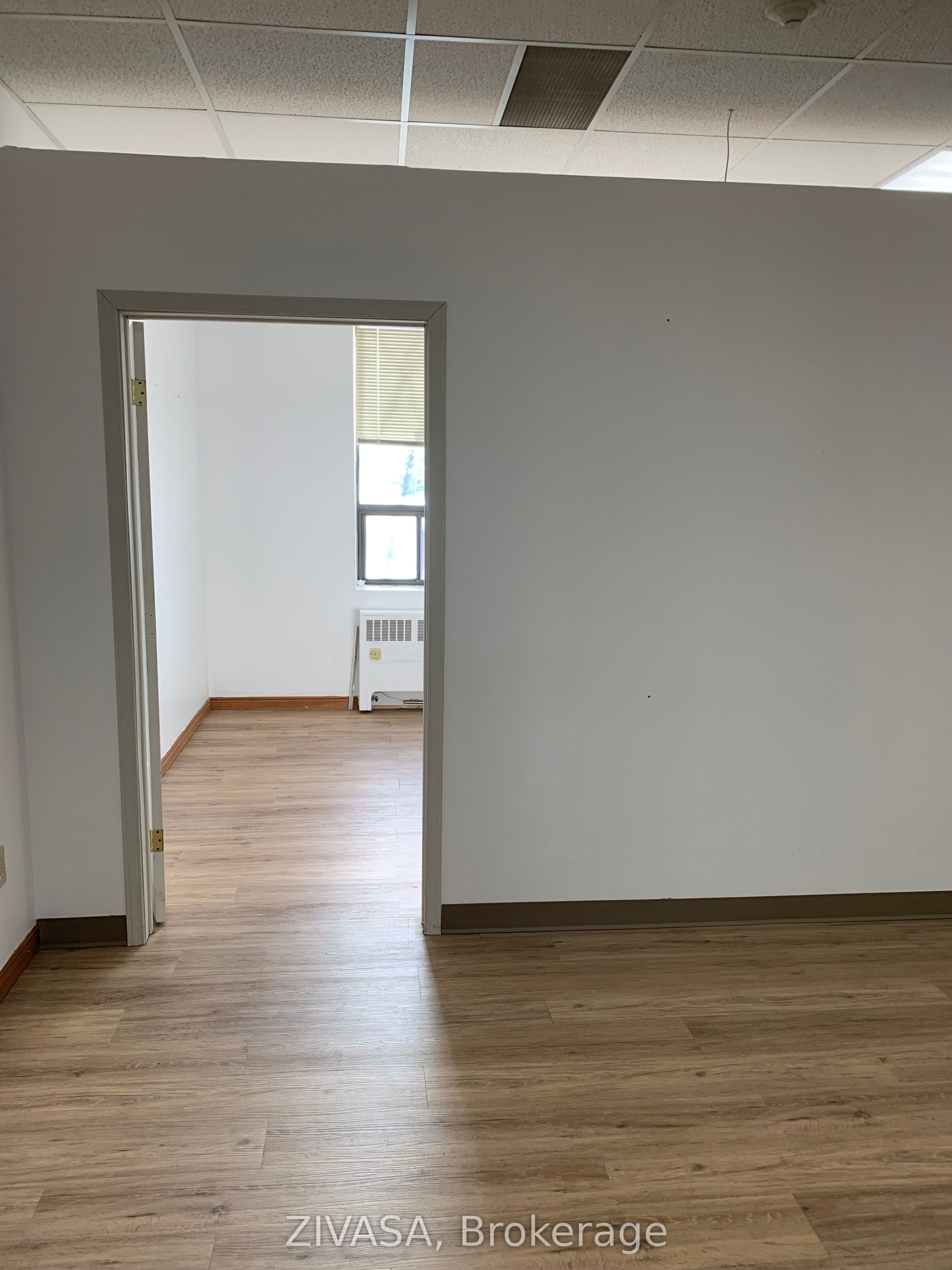#208 - 211 Watline Avenue Property Photo 7