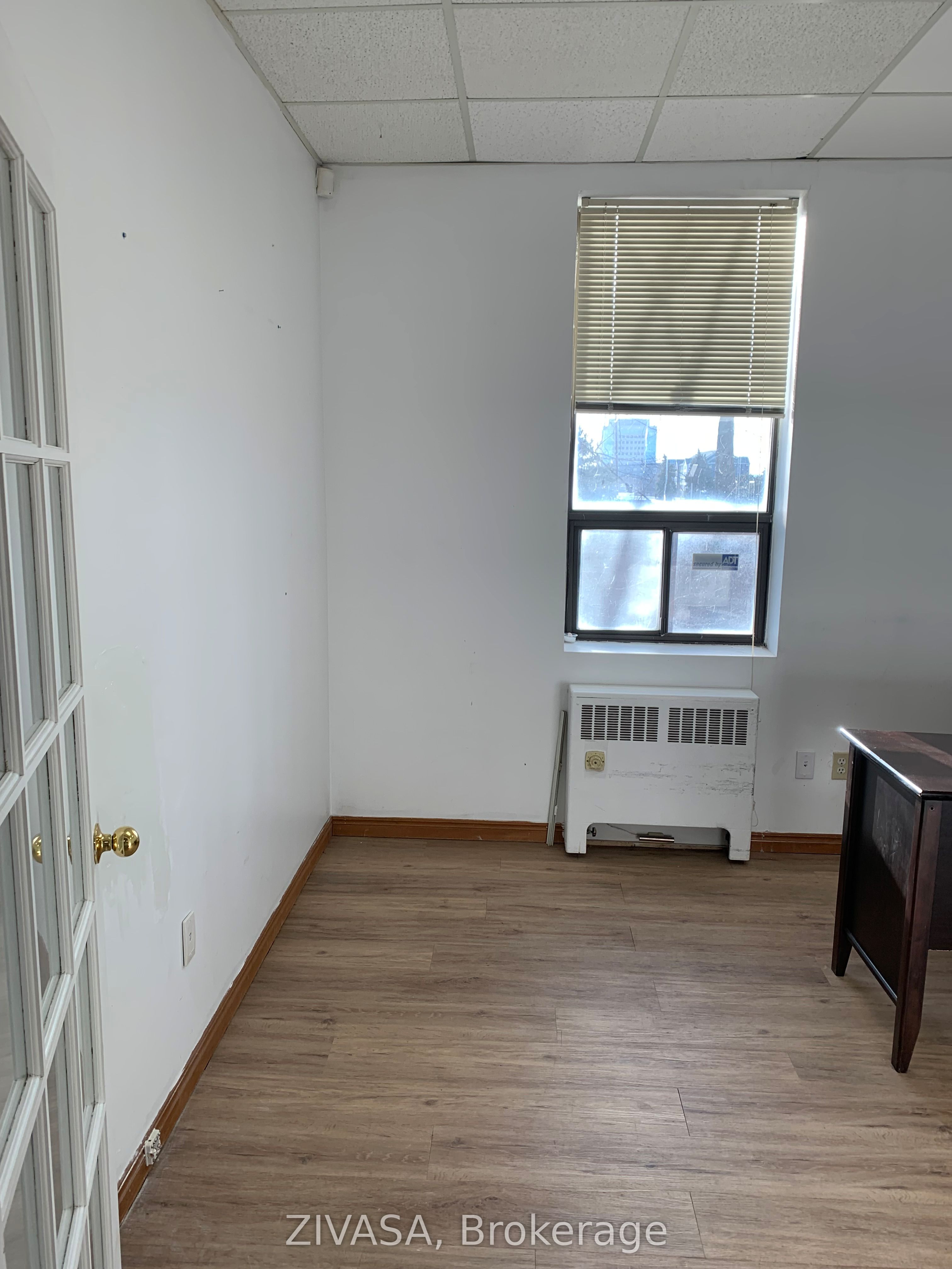 #208 - 211 Watline Avenue Property Photo 8