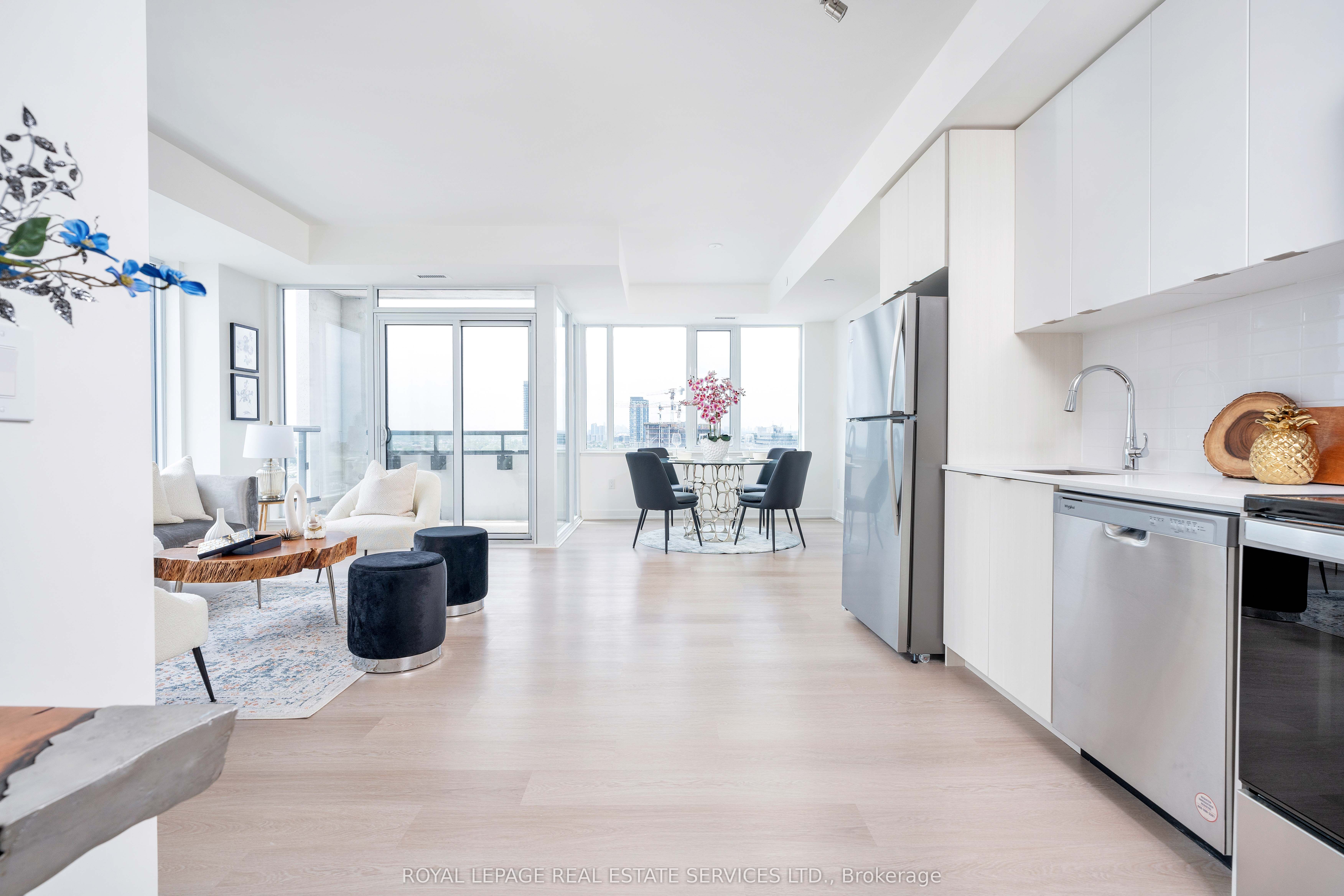 #603 - 859 The Queensway Property Photo 4