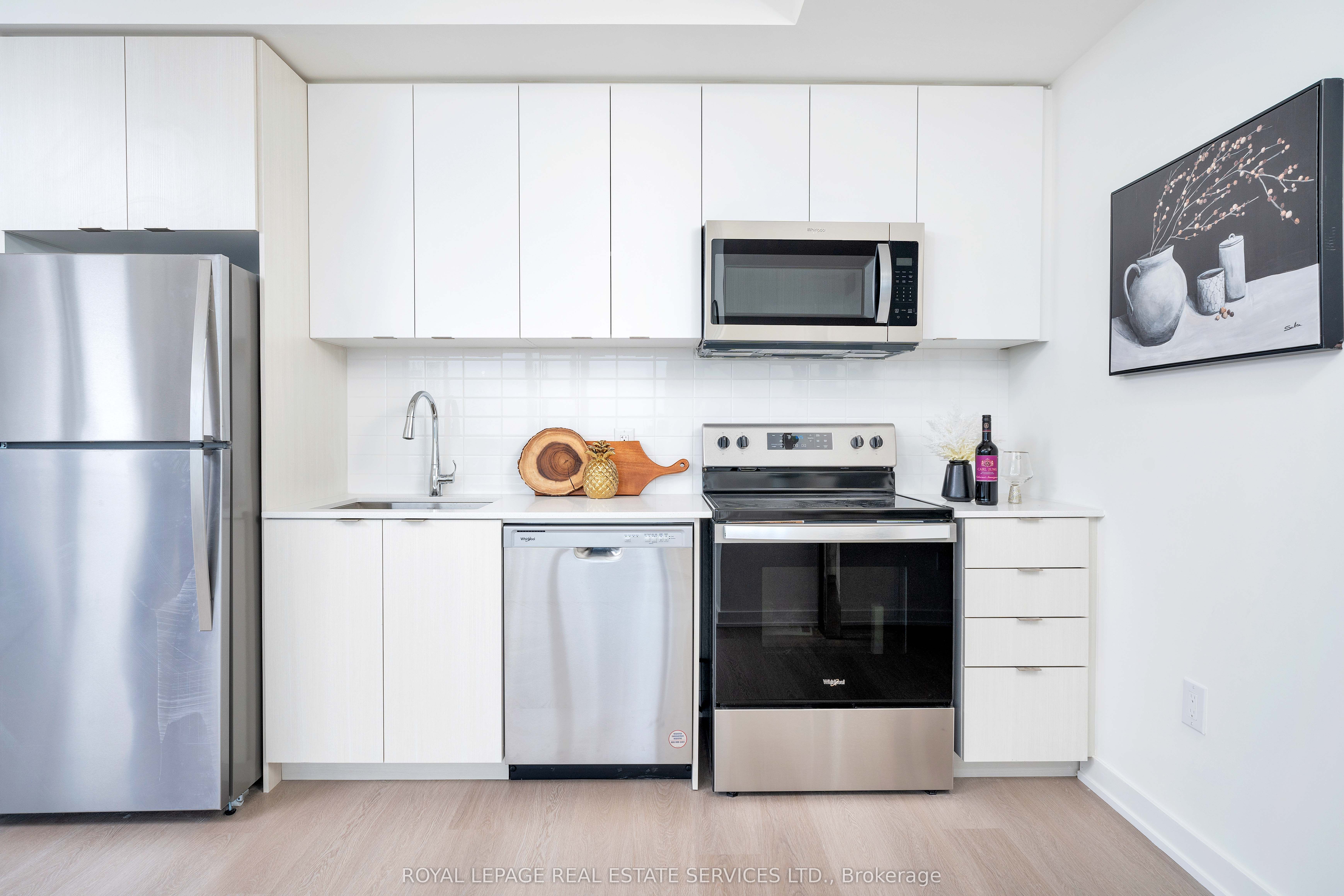 #603 - 859 The Queensway Property Photo 9