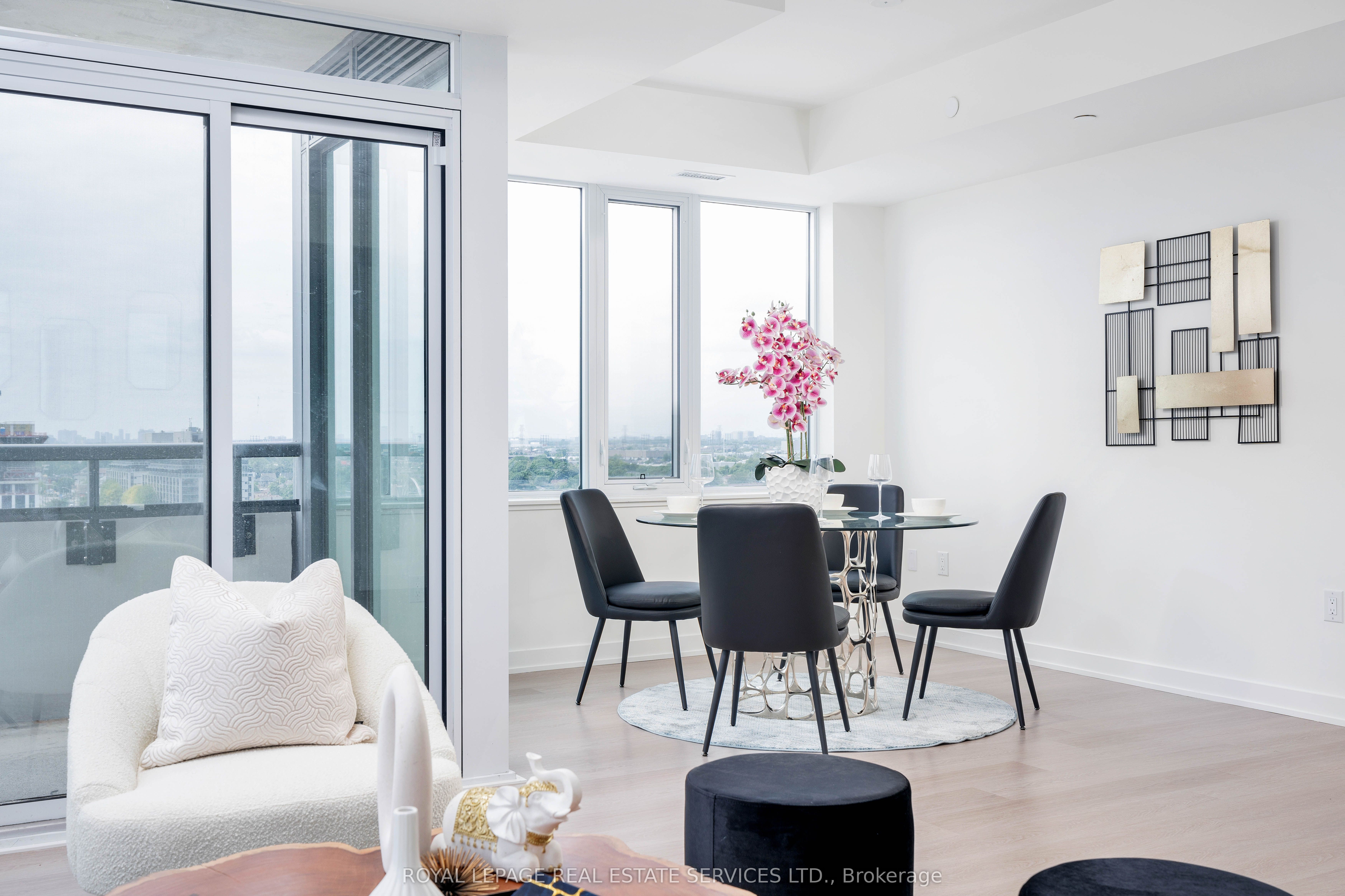 #603 - 859 The Queensway Property Photo 10